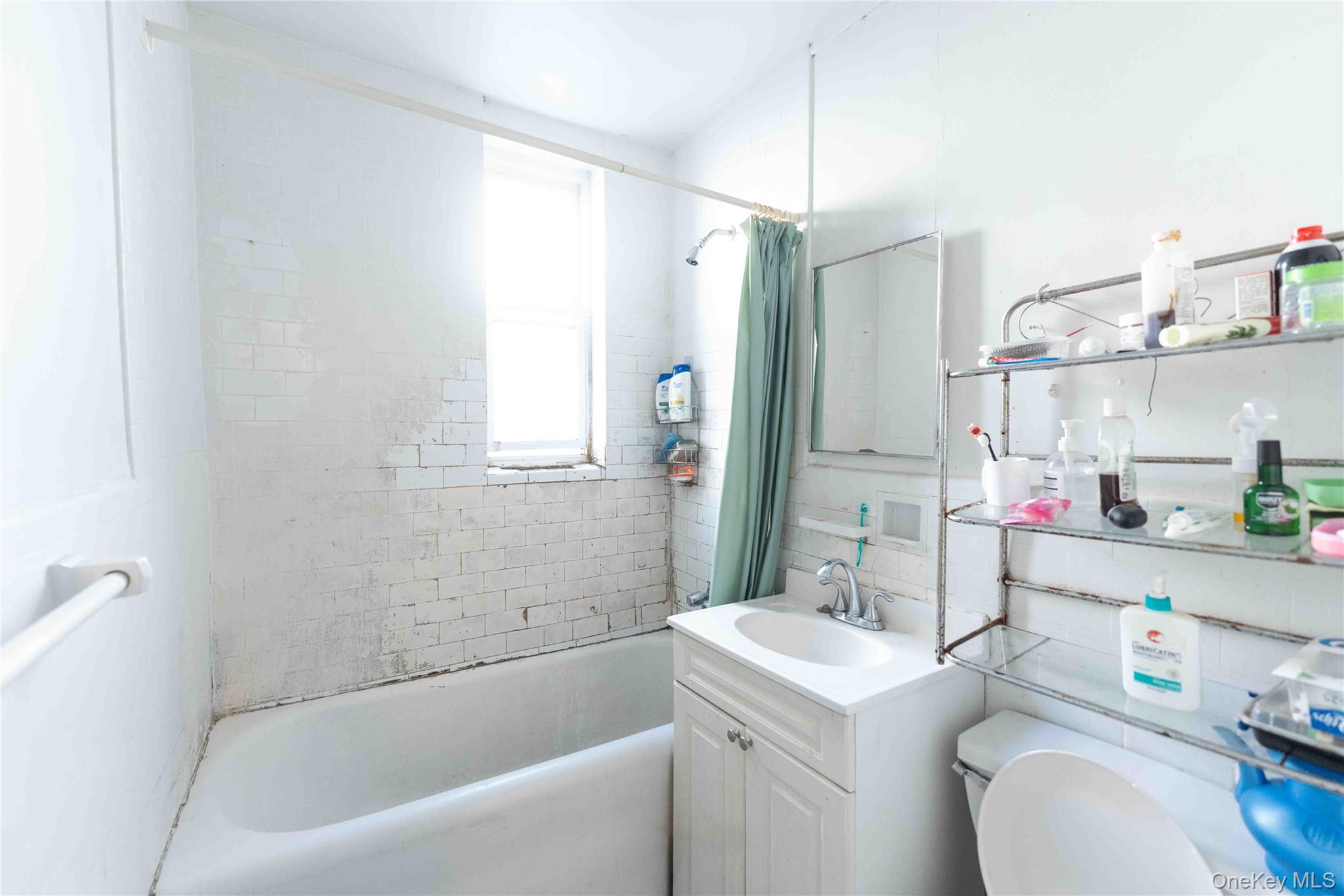 765 E 9th Street Property Photo 25