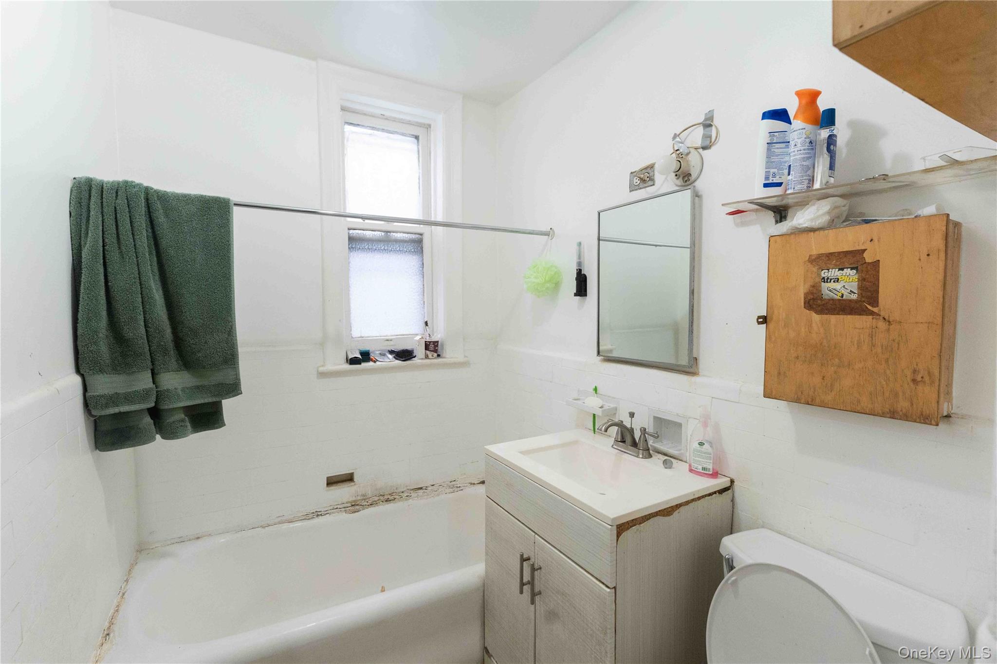 765 E 9th Street Property Photo 33