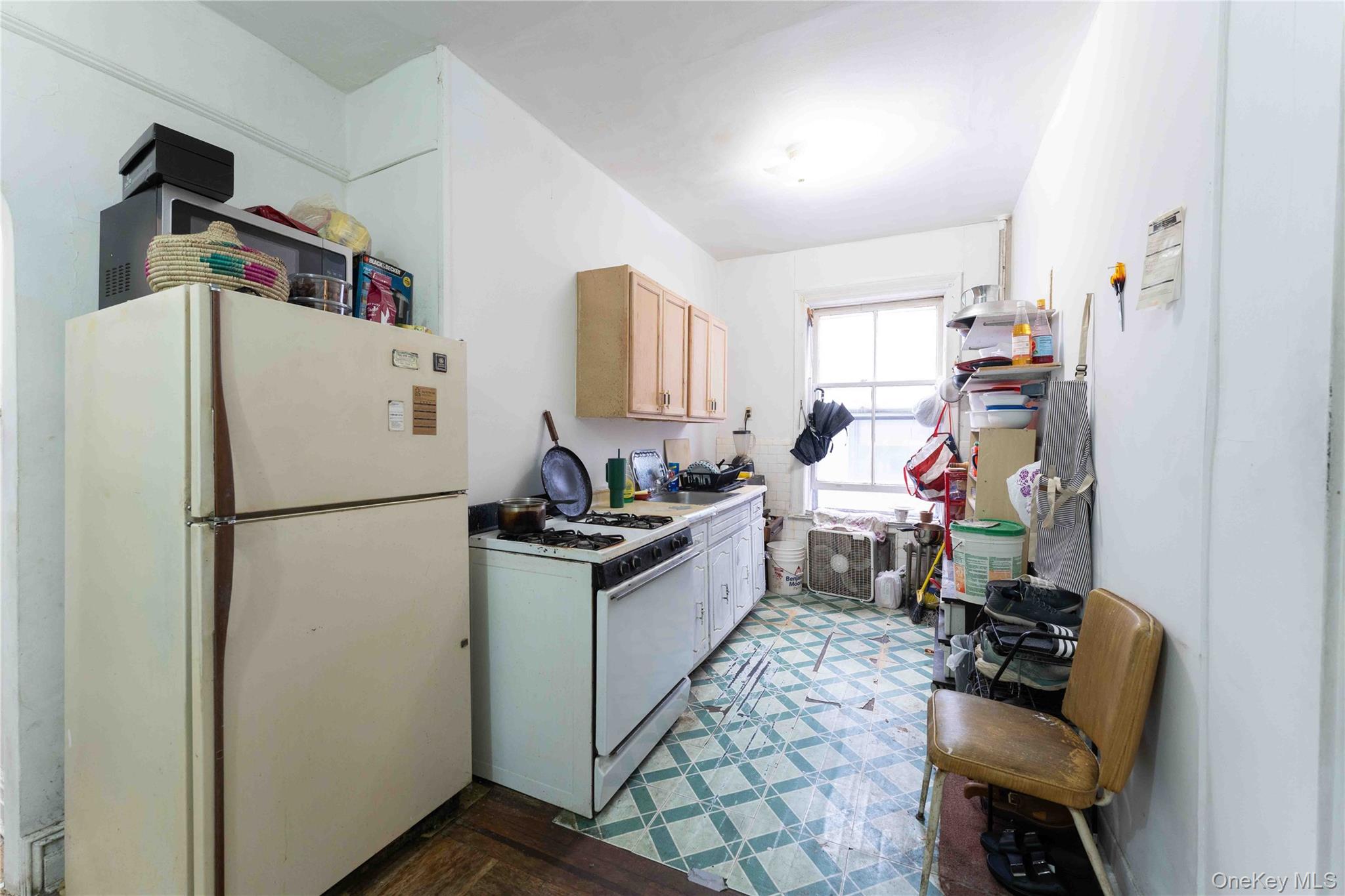 765 E 9th Street Property Photo 34