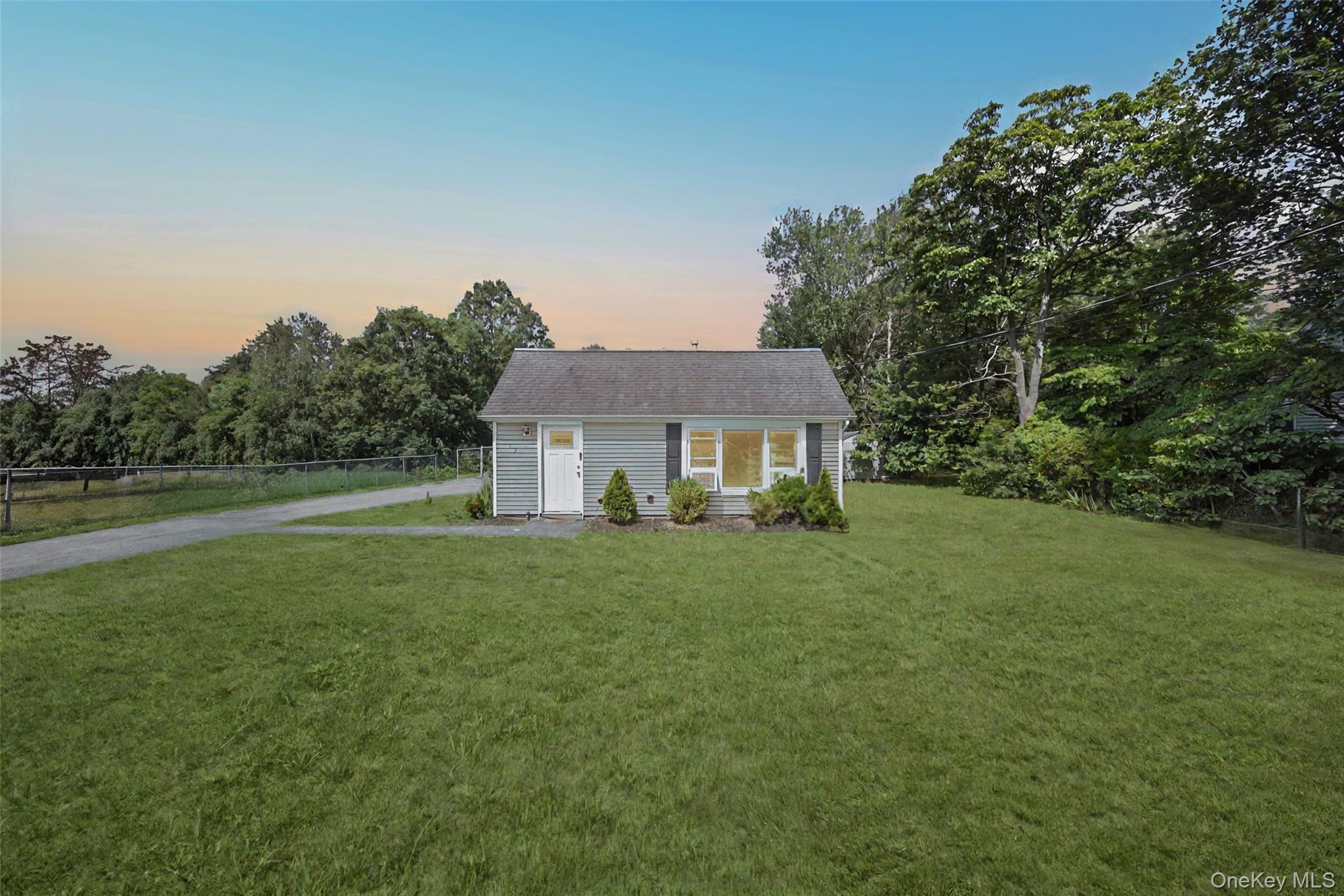 1113 Joselson Avenue Property Photo 1
