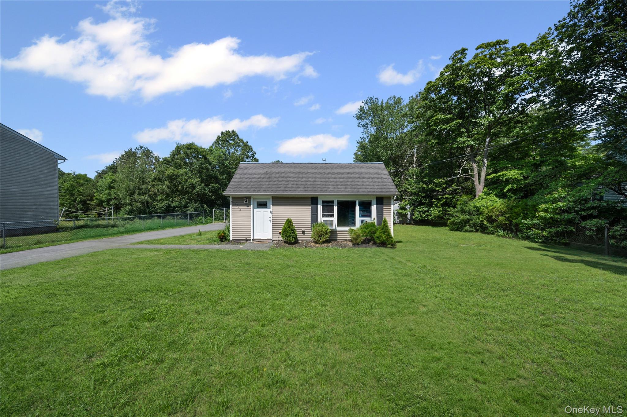 1113 Joselson Avenue Property Photo 2