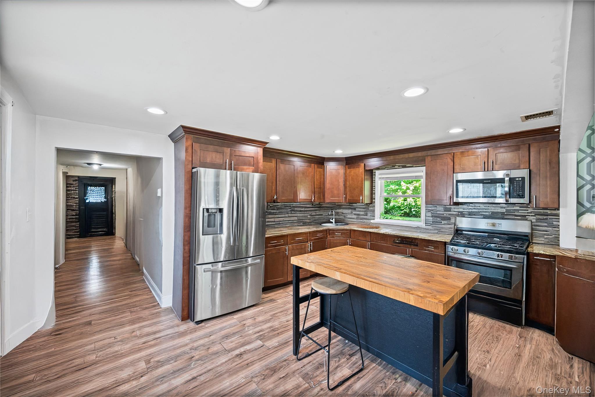 1113 Joselson Avenue Property Photo 11