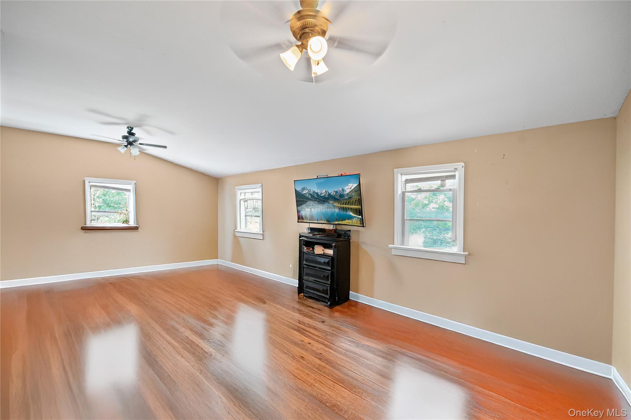 1113 Joselson Avenue Property Photo 23