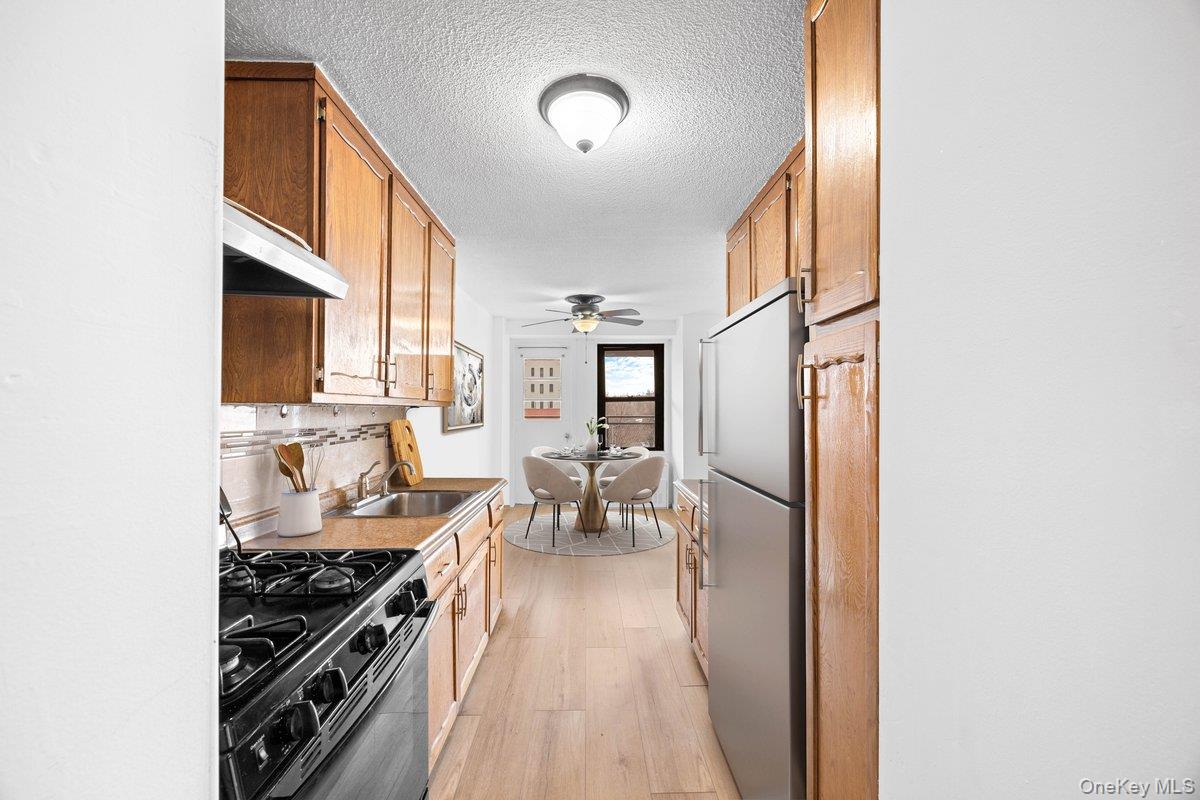 1966 Newbold Avenue 408 Property Photo 6