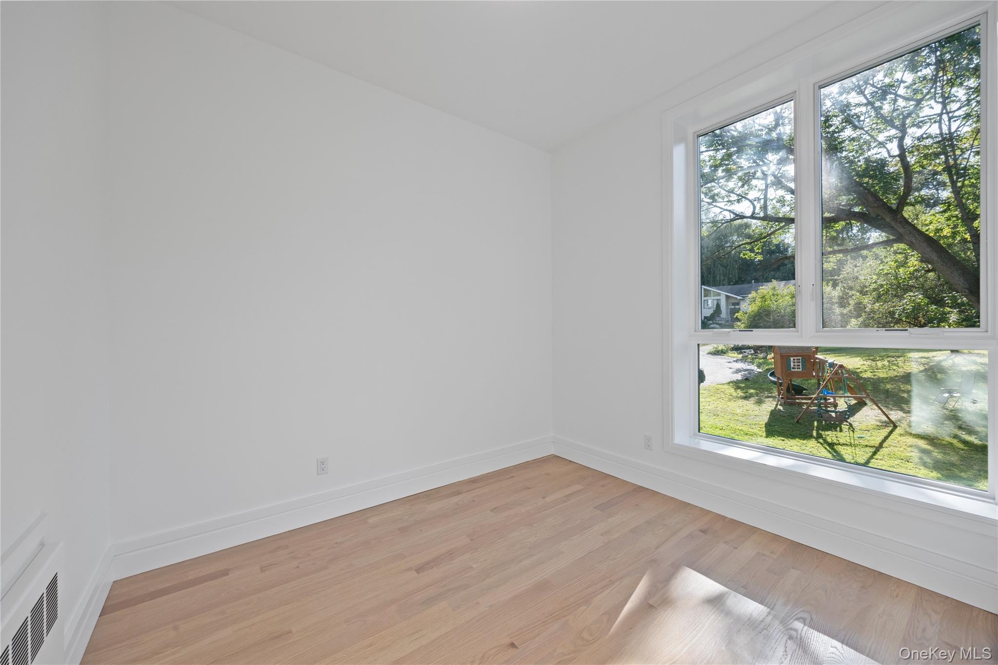 40 Singer Avenue 214 Property Photo 13