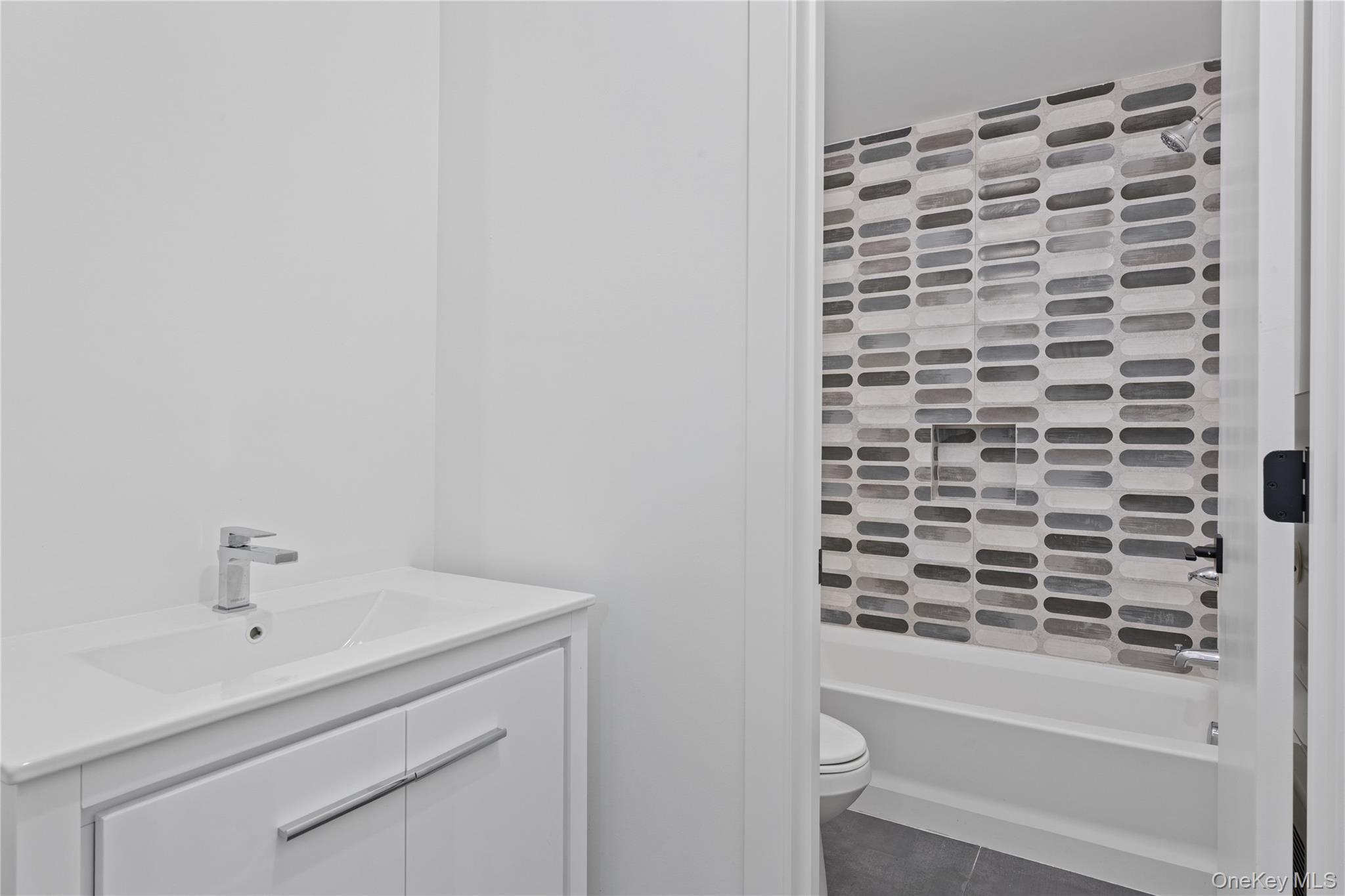 40 Singer Avenue 214 Property Photo 49