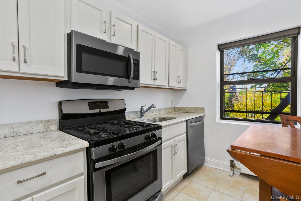 604 Tompkins 10-c Property Photo 1
