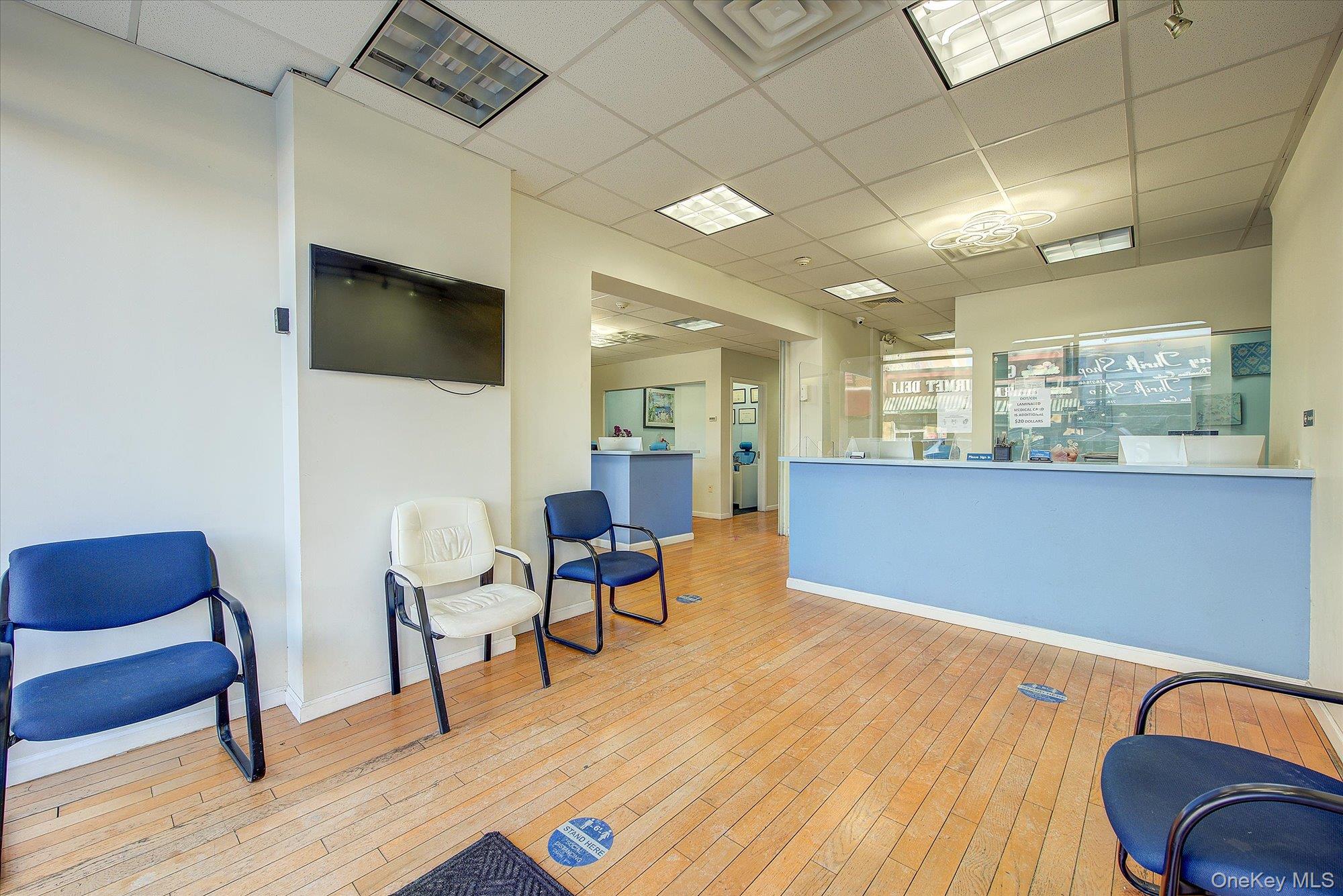 32-33/35/37/39 Steinway Street Property Photo 2
