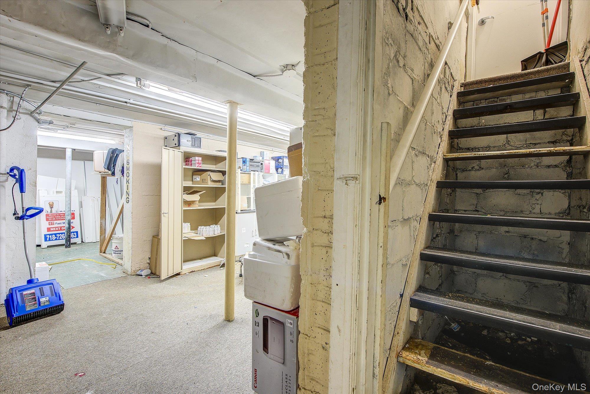 32-33/35/37/39 Steinway Street Property Photo 9
