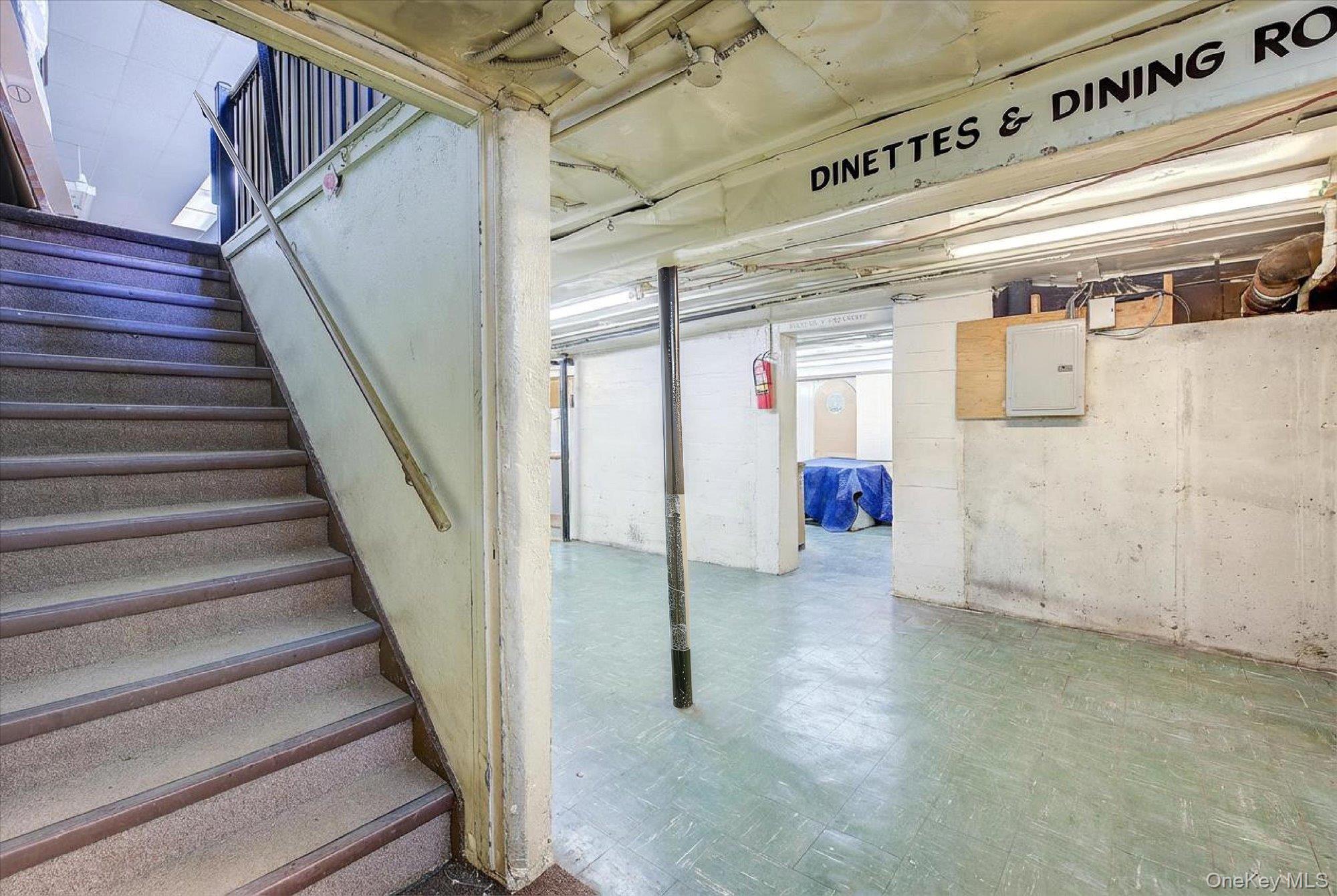 32-33/35/37/39 Steinway Street Property Photo 10
