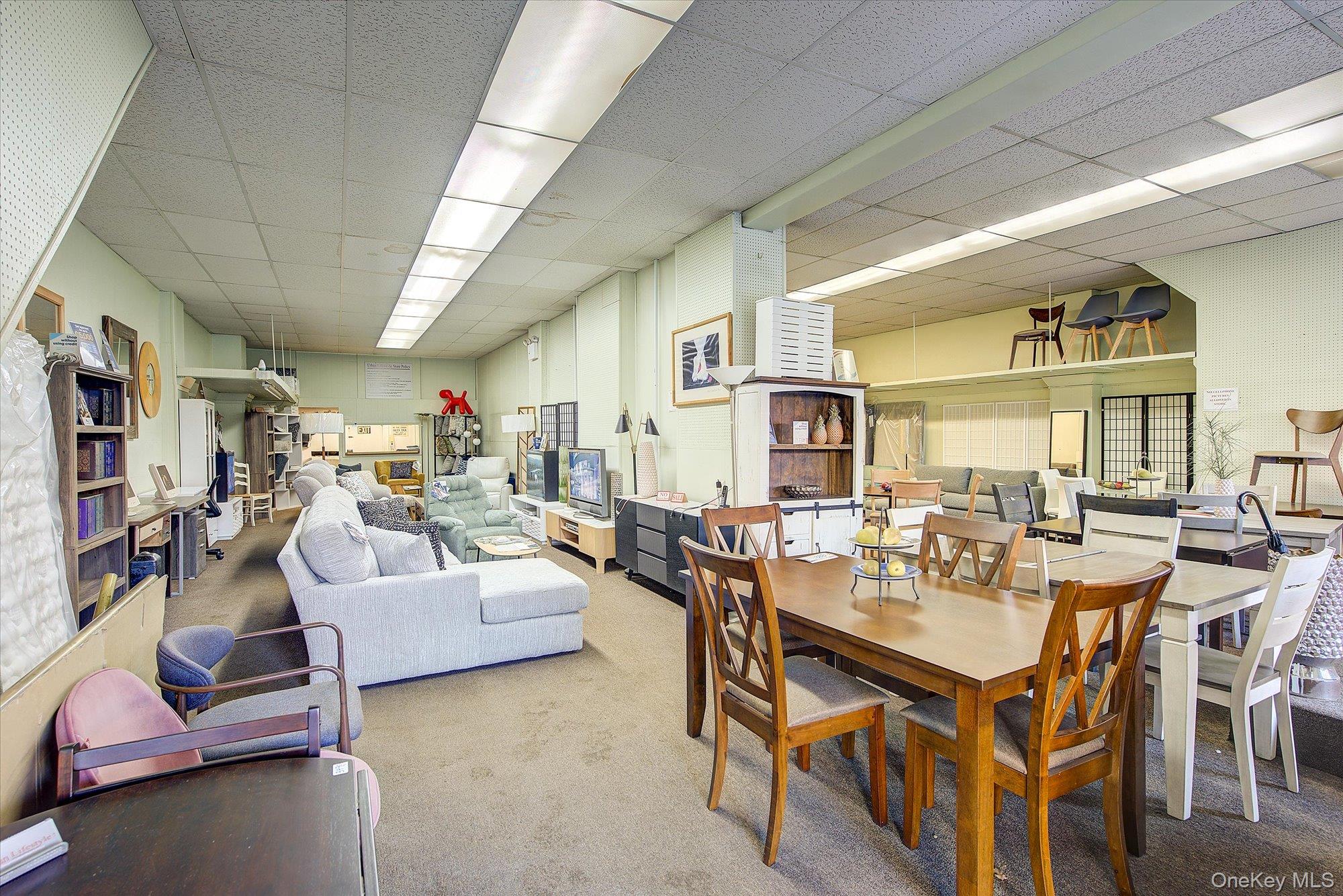 32-33/35/37/39 Steinway Street Property Photo 11