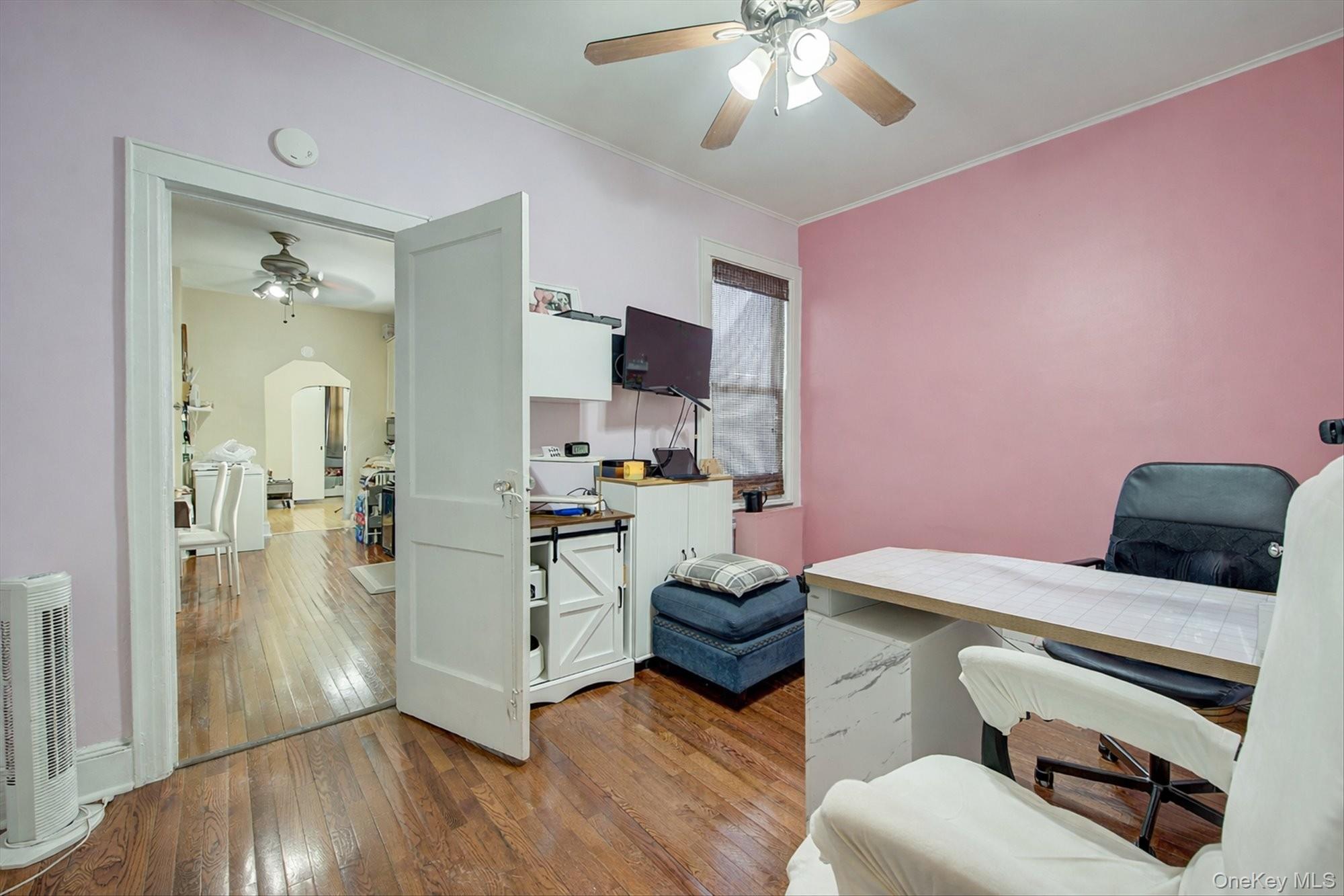 32-33/35/37/39 Steinway Street Property Photo 32