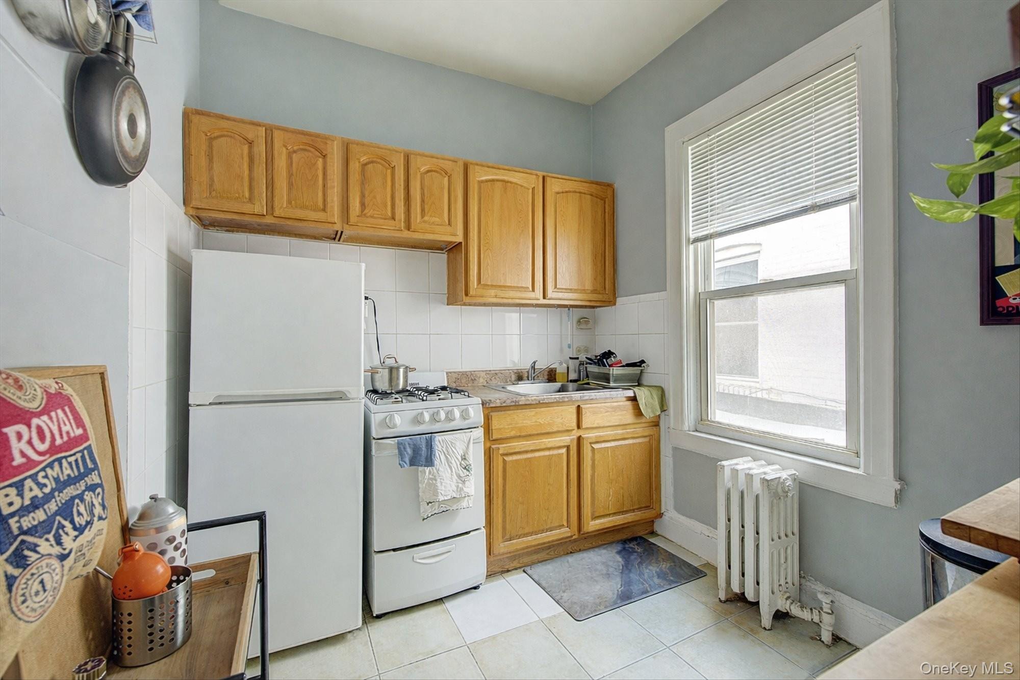 32-33/35/37/39 Steinway Street Property Photo 41