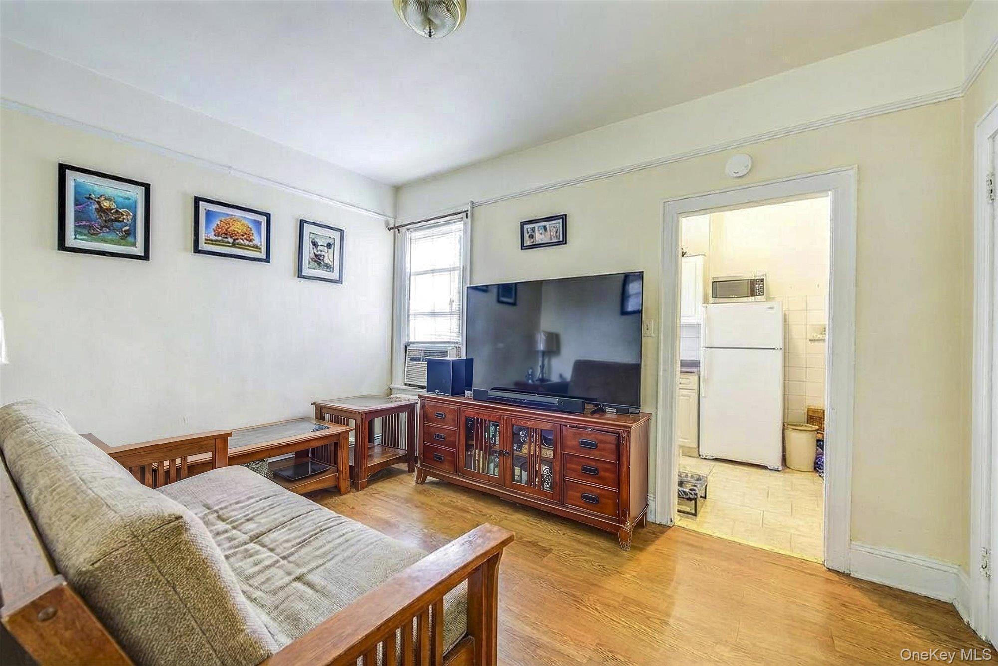 32-33/35/37/39 Steinway Street Property Photo 44