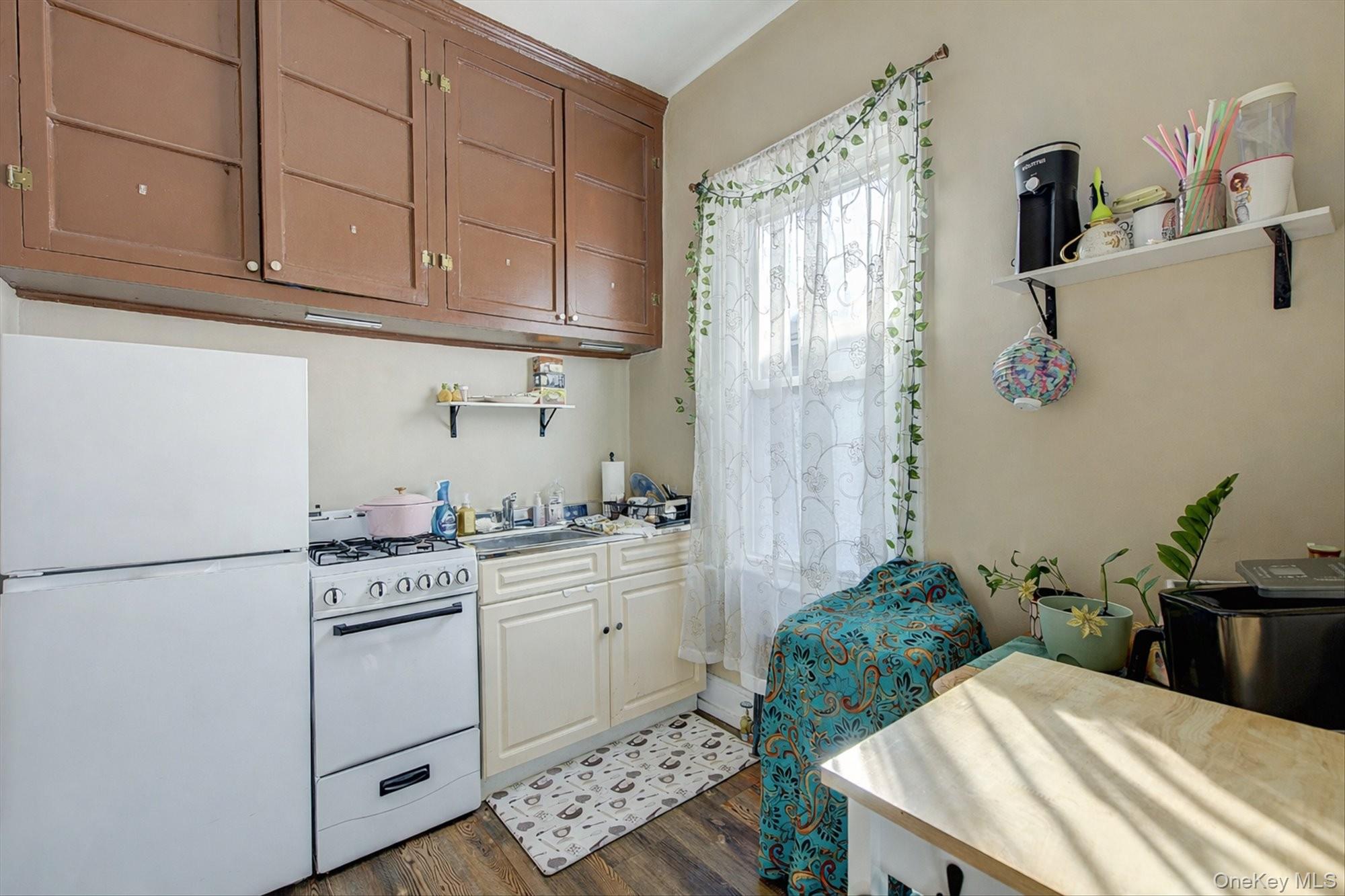 32-33/35/37/39 Steinway Street Property Photo 49
