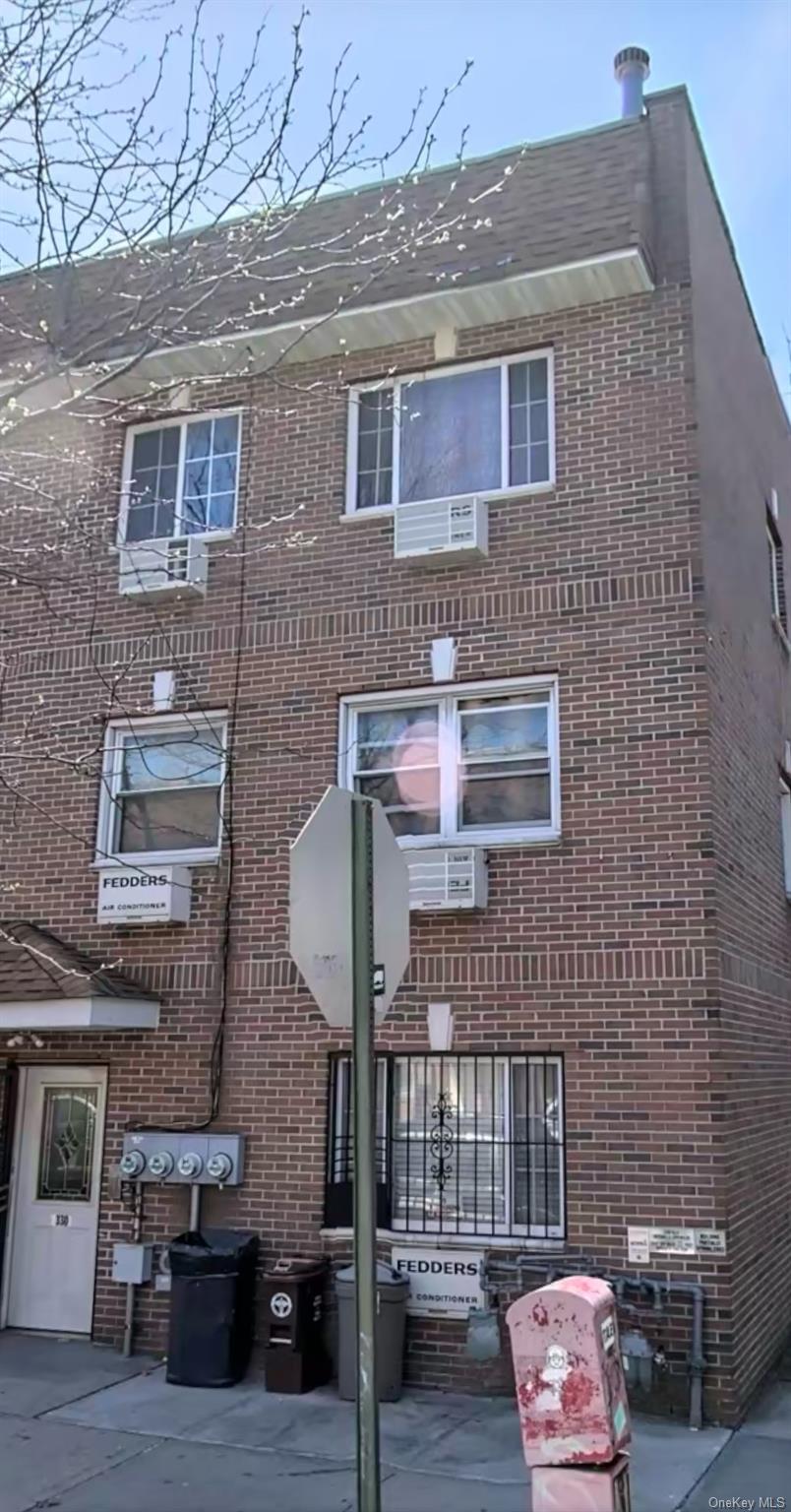 330 Herzl St Property Photo 1