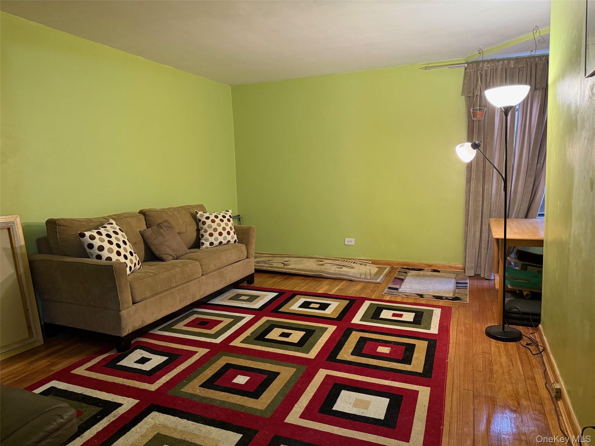 83-25 98 Street 3b Property Photo 2