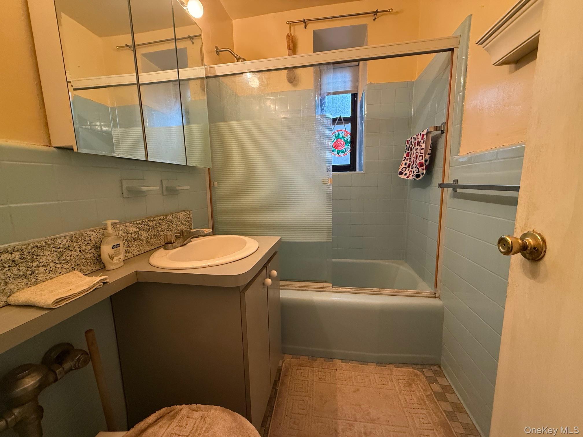 83-25 98 Street 3b Property Photo 8