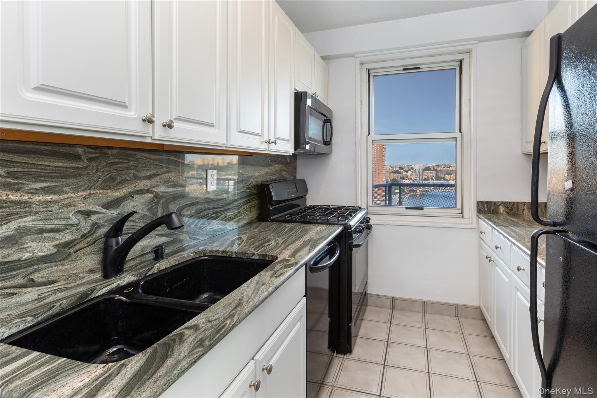 2400 Johnson Avenue 11k Property Photo 10