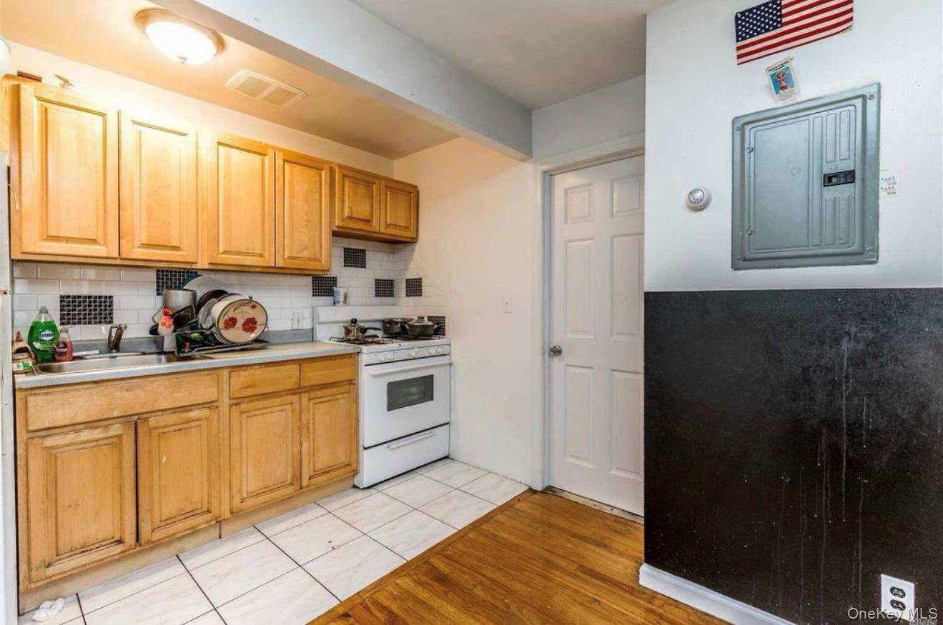 35-43 97th Street Property Photo 6