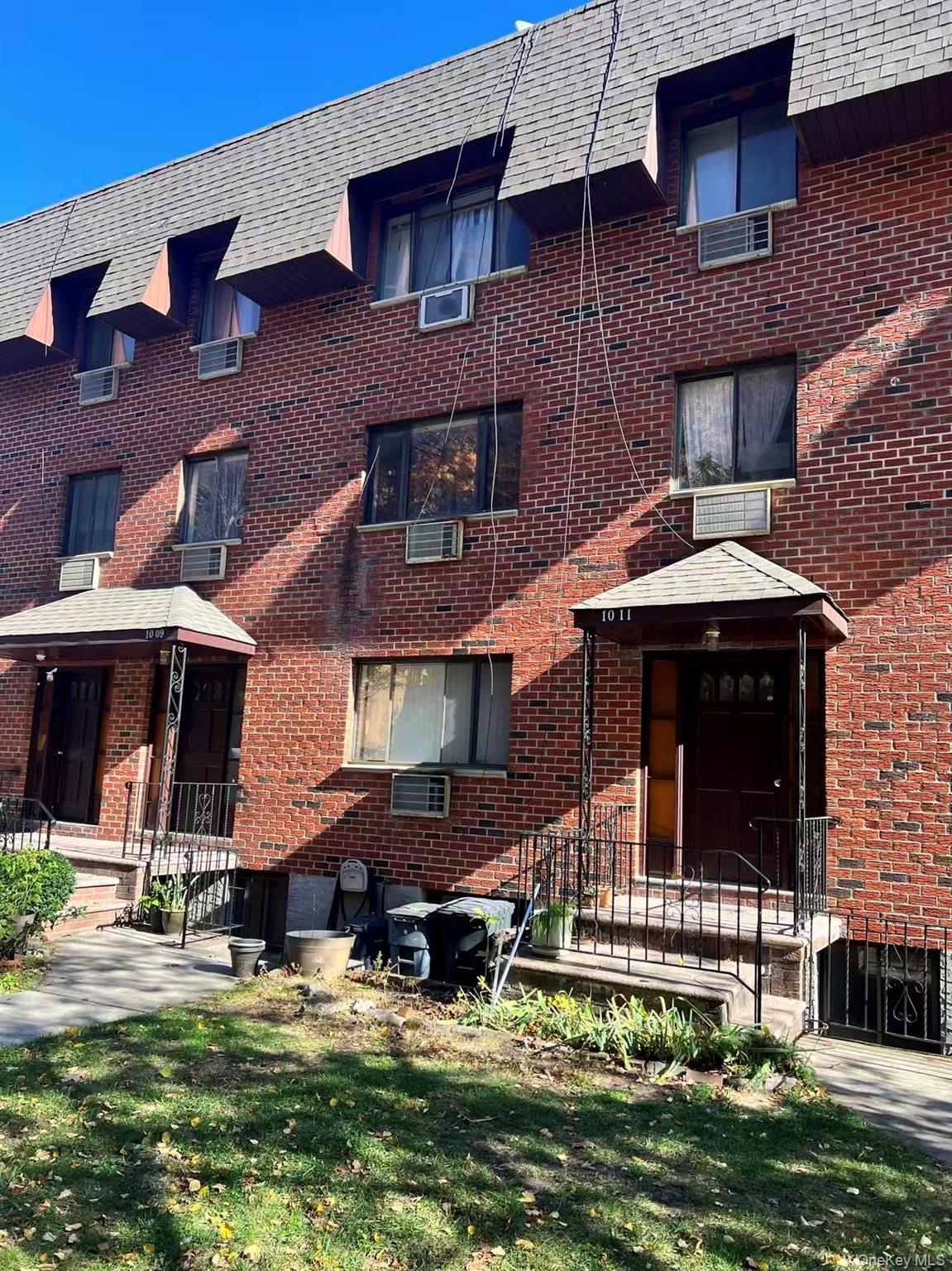 1009 166th Street Property Photo 1