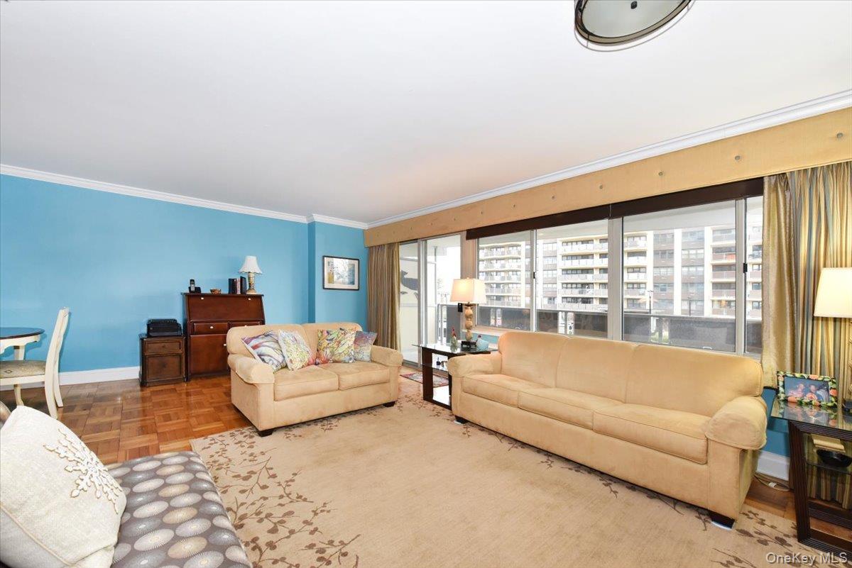 18-15 215 Street 2g Property Photo 12
