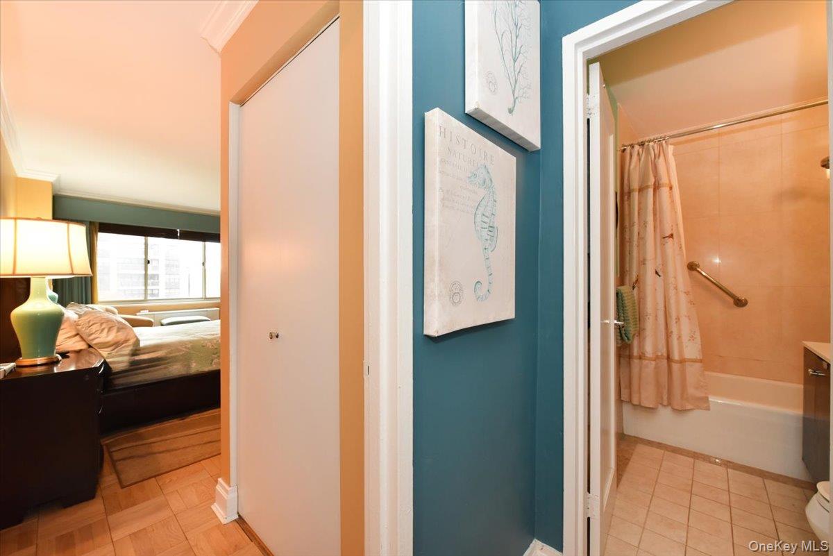 18-15 215 Street 2g Property Photo 26