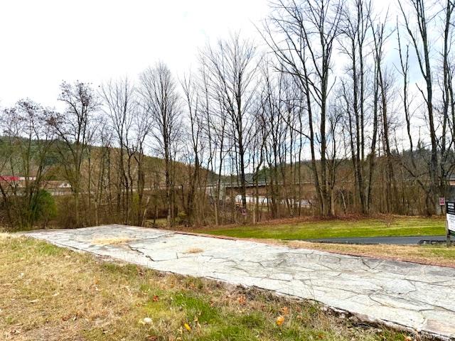 8 River Road Property Photo 3