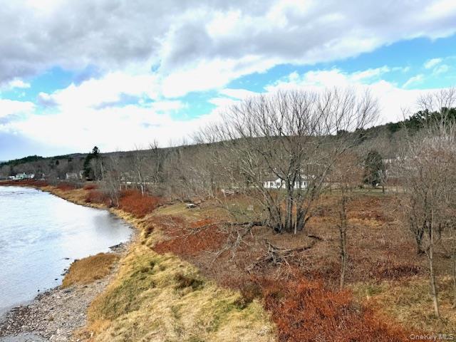8 River Road Property Photo 10