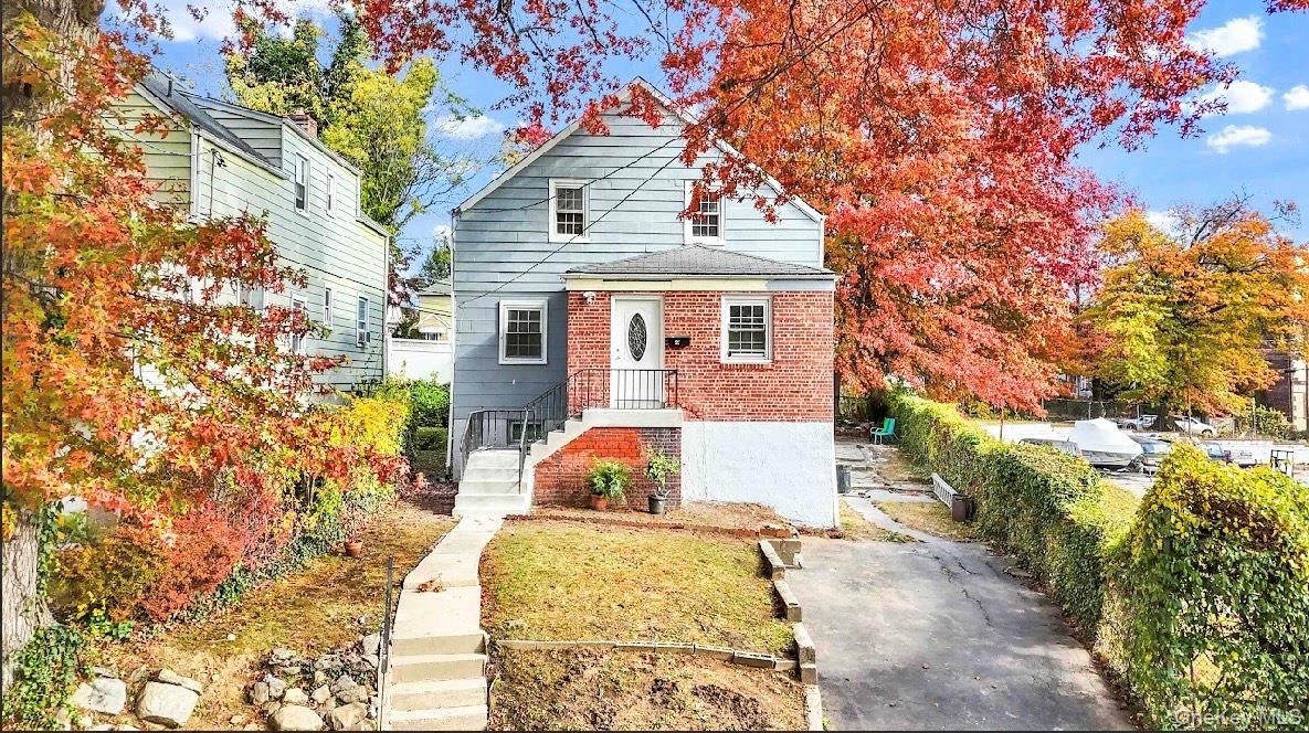 27 Dell Avenue