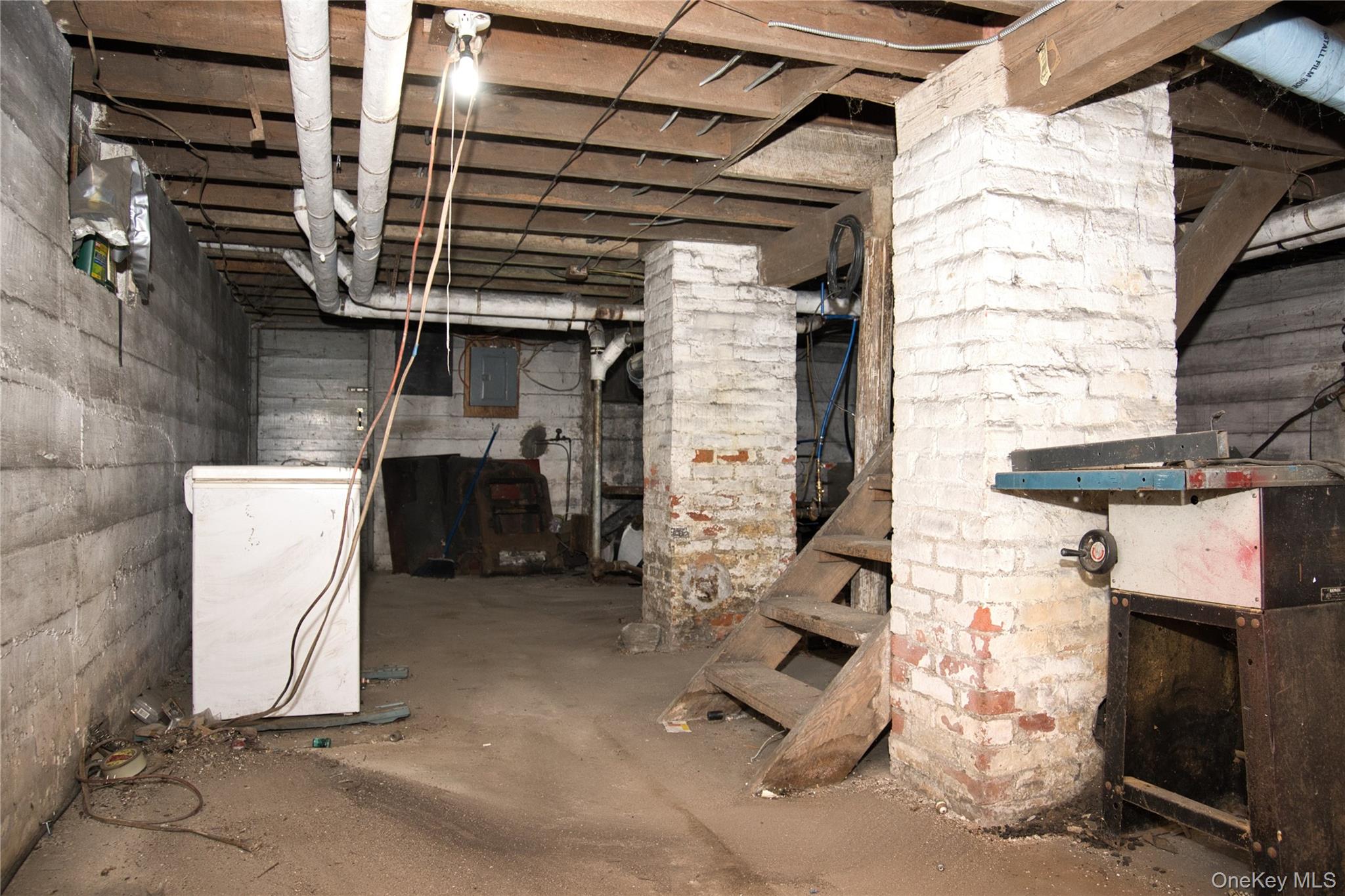 256 Round Hill Road Property Photo 13