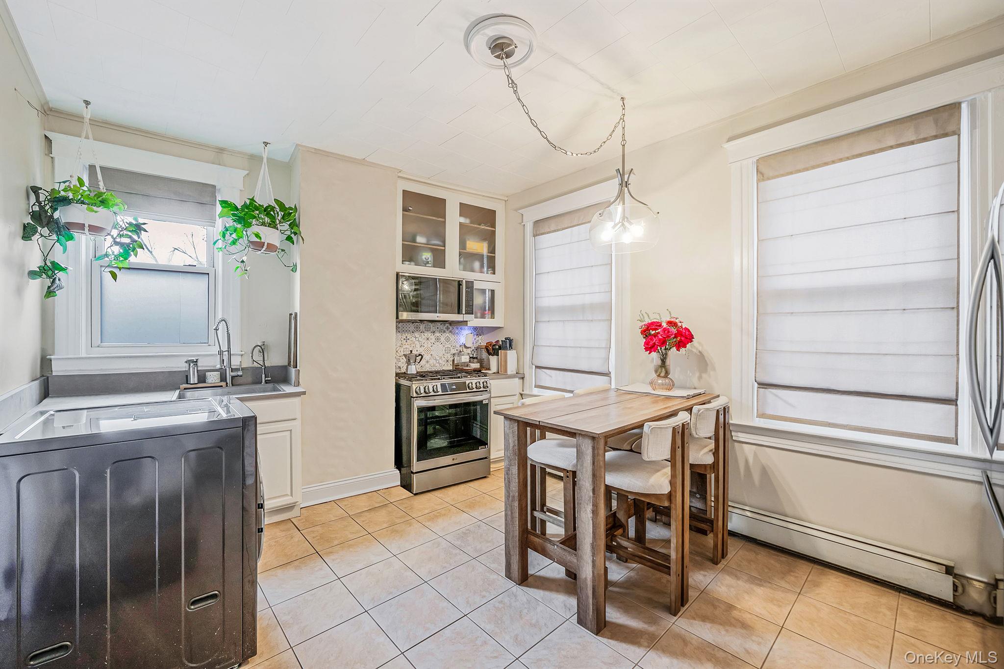5807 Maspeth Avenue Property Photo 6