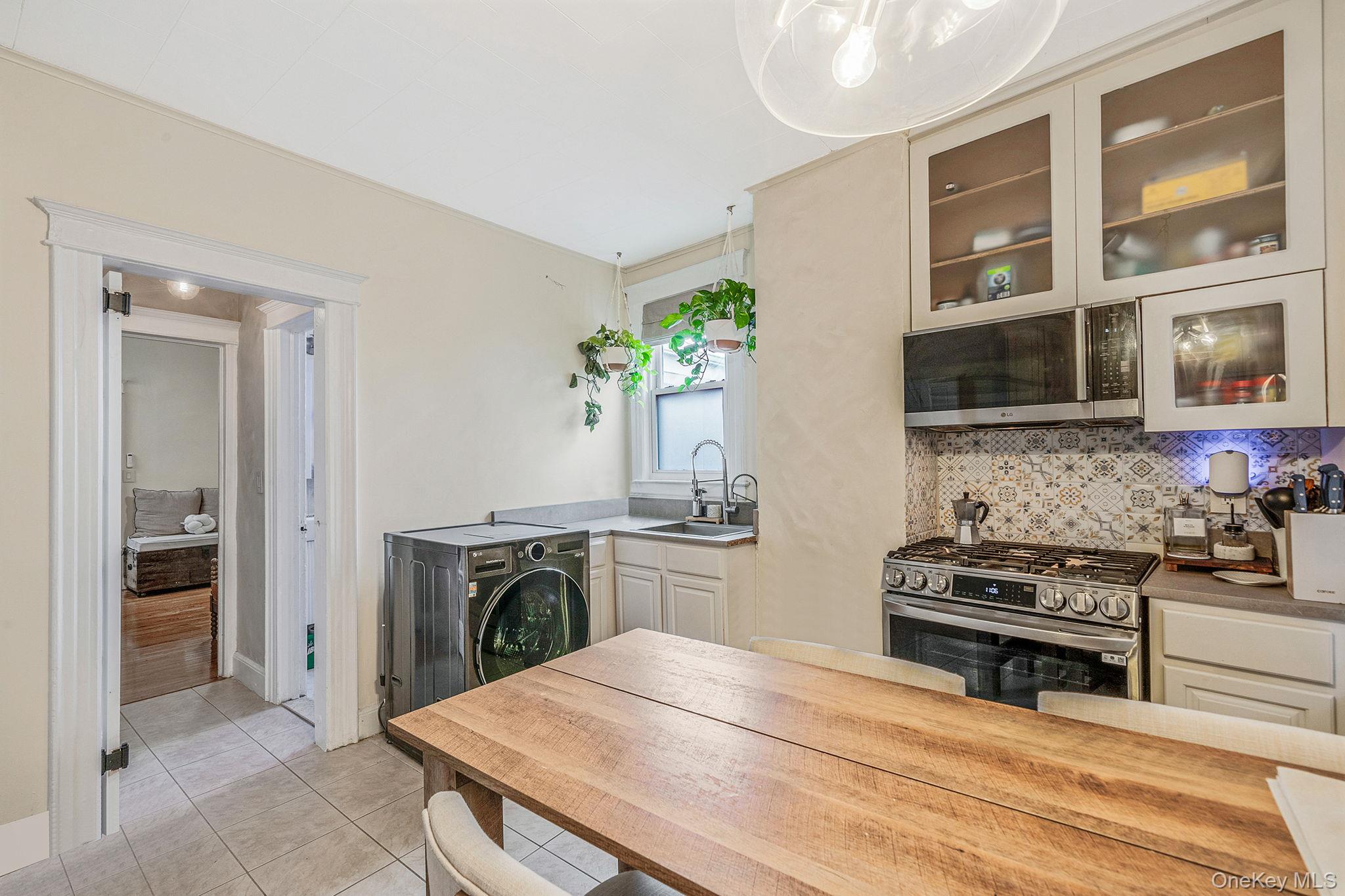 5807 Maspeth Avenue Property Photo 7