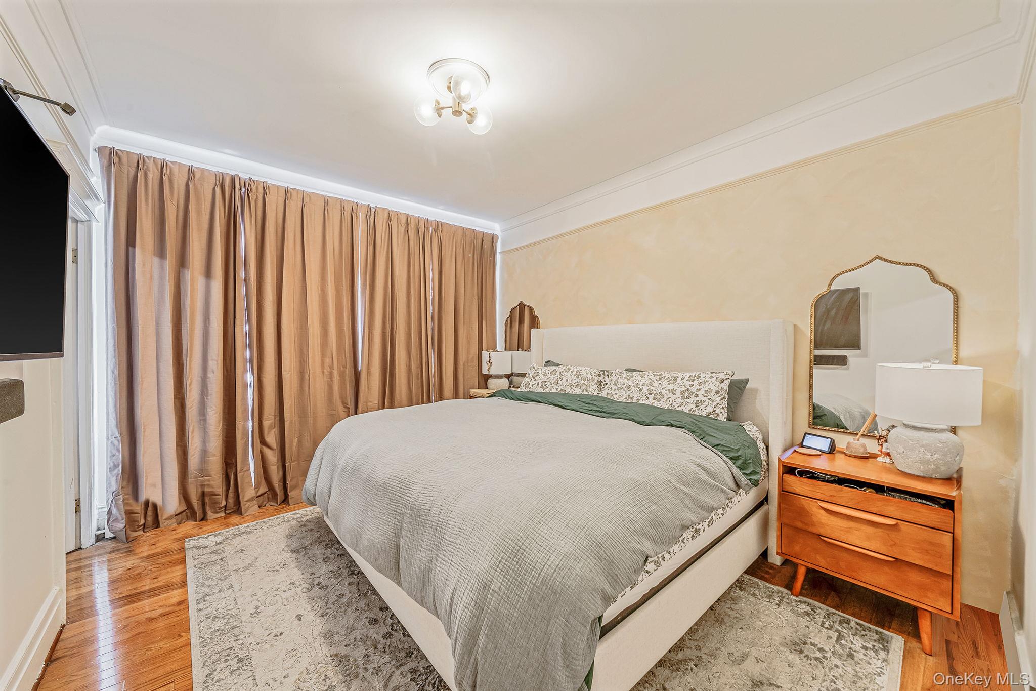 5807 Maspeth Avenue Property Photo 10