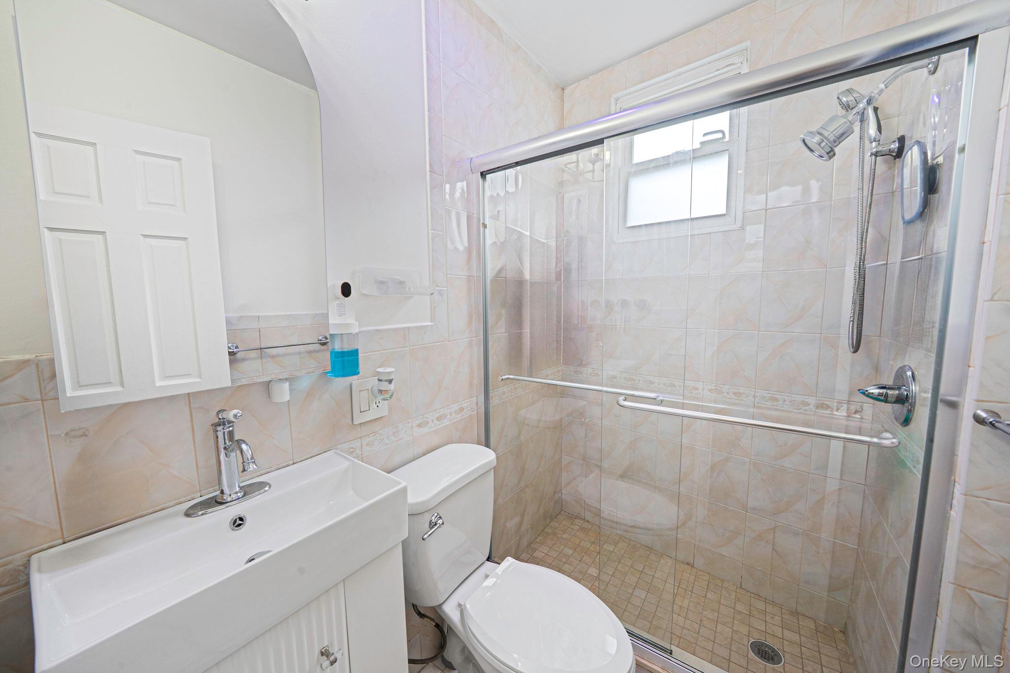5807 Maspeth Avenue Property Photo 12