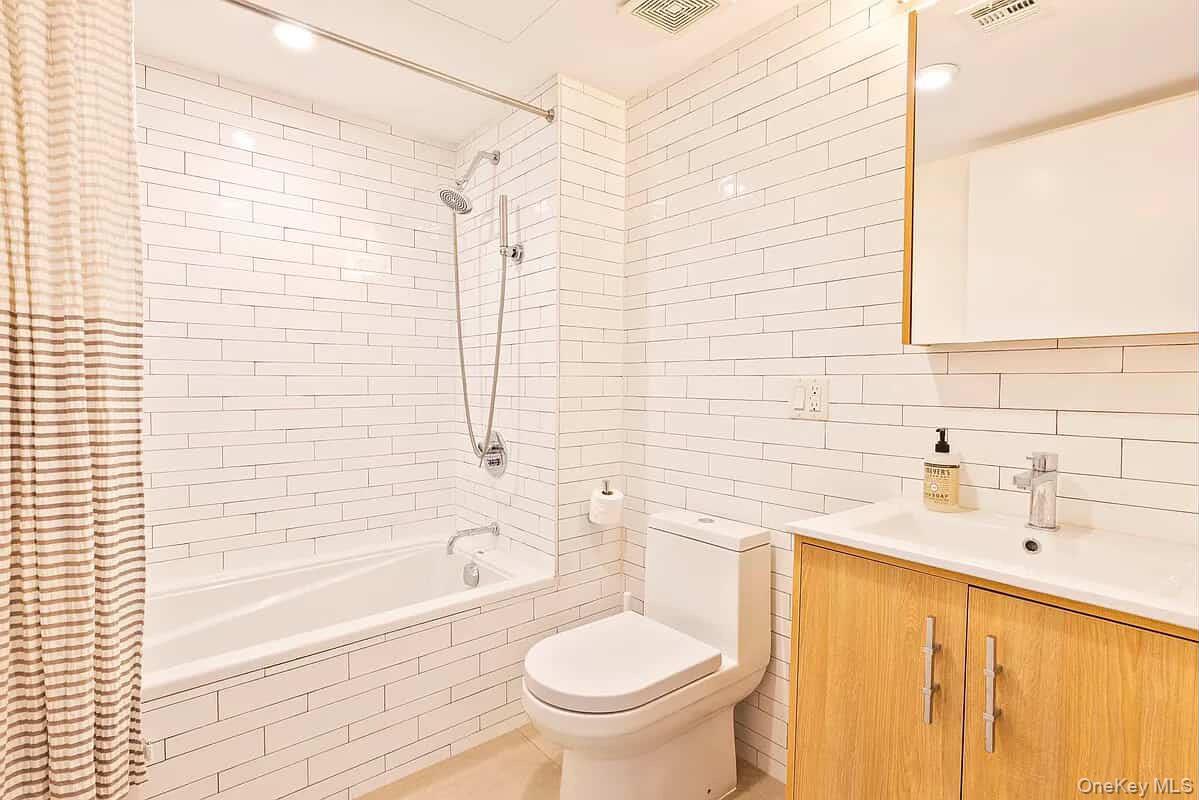116 Covert Street 2a Property Photo 4