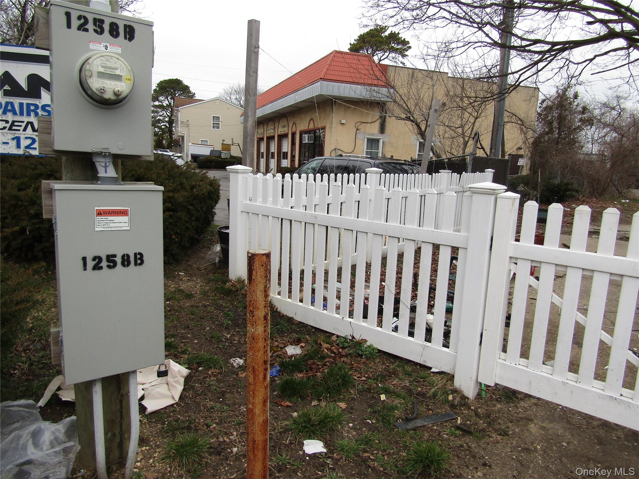 1258 Straight Path Property Photo 4