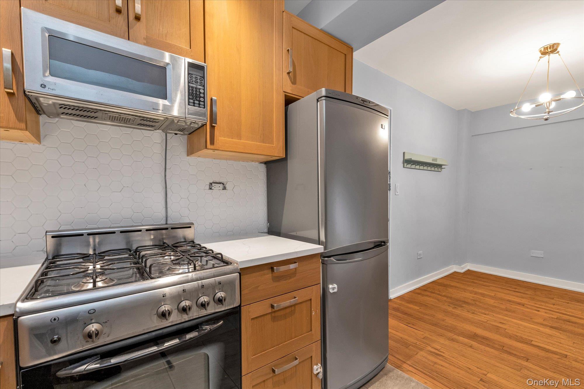41-31 51 Street 4a Property Photo 7