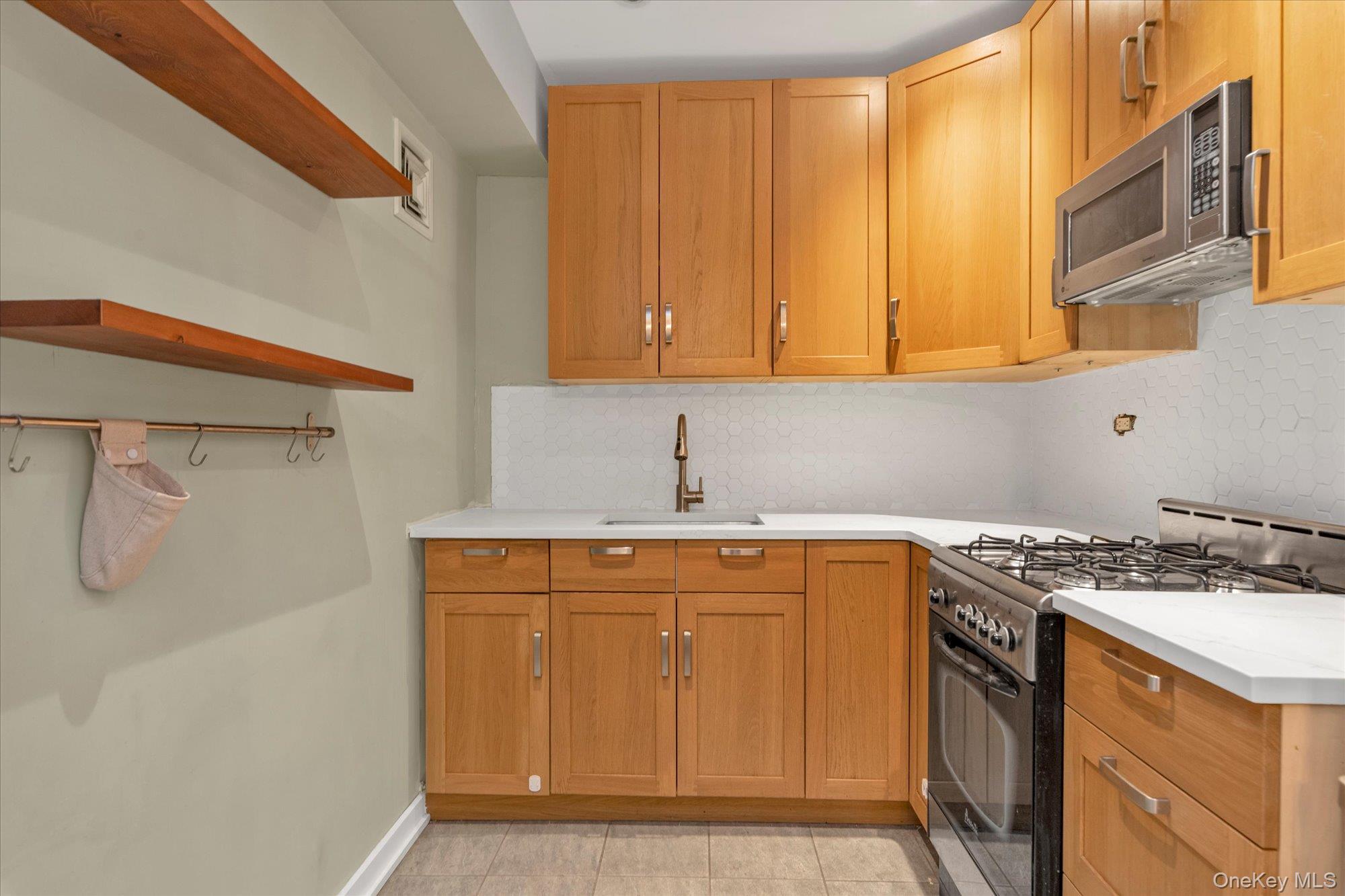 41-31 51 Street 4a Property Photo 8
