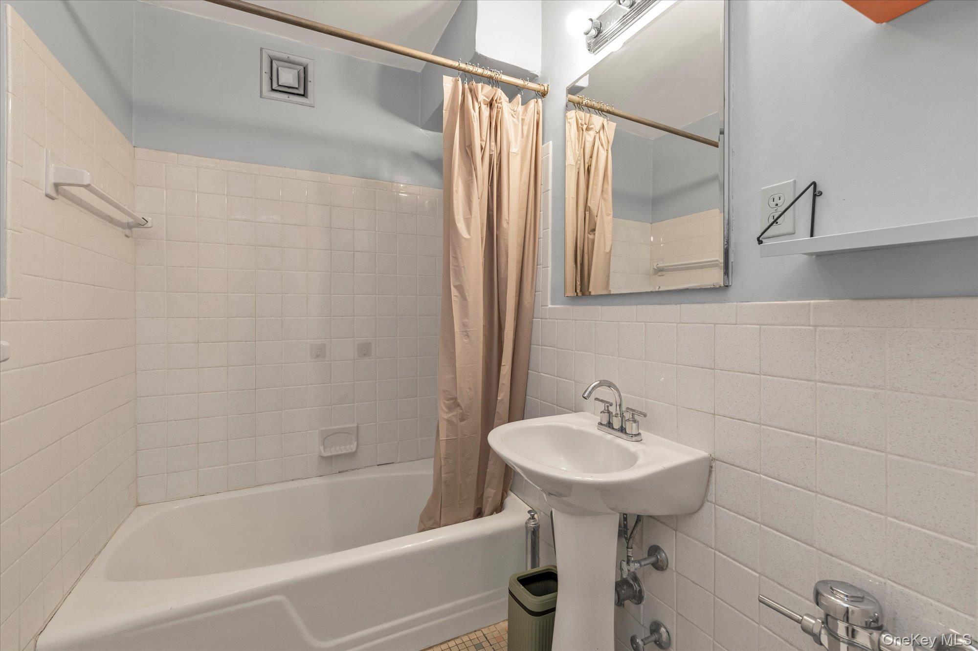 41-31 51 Street 4a Property Photo 11