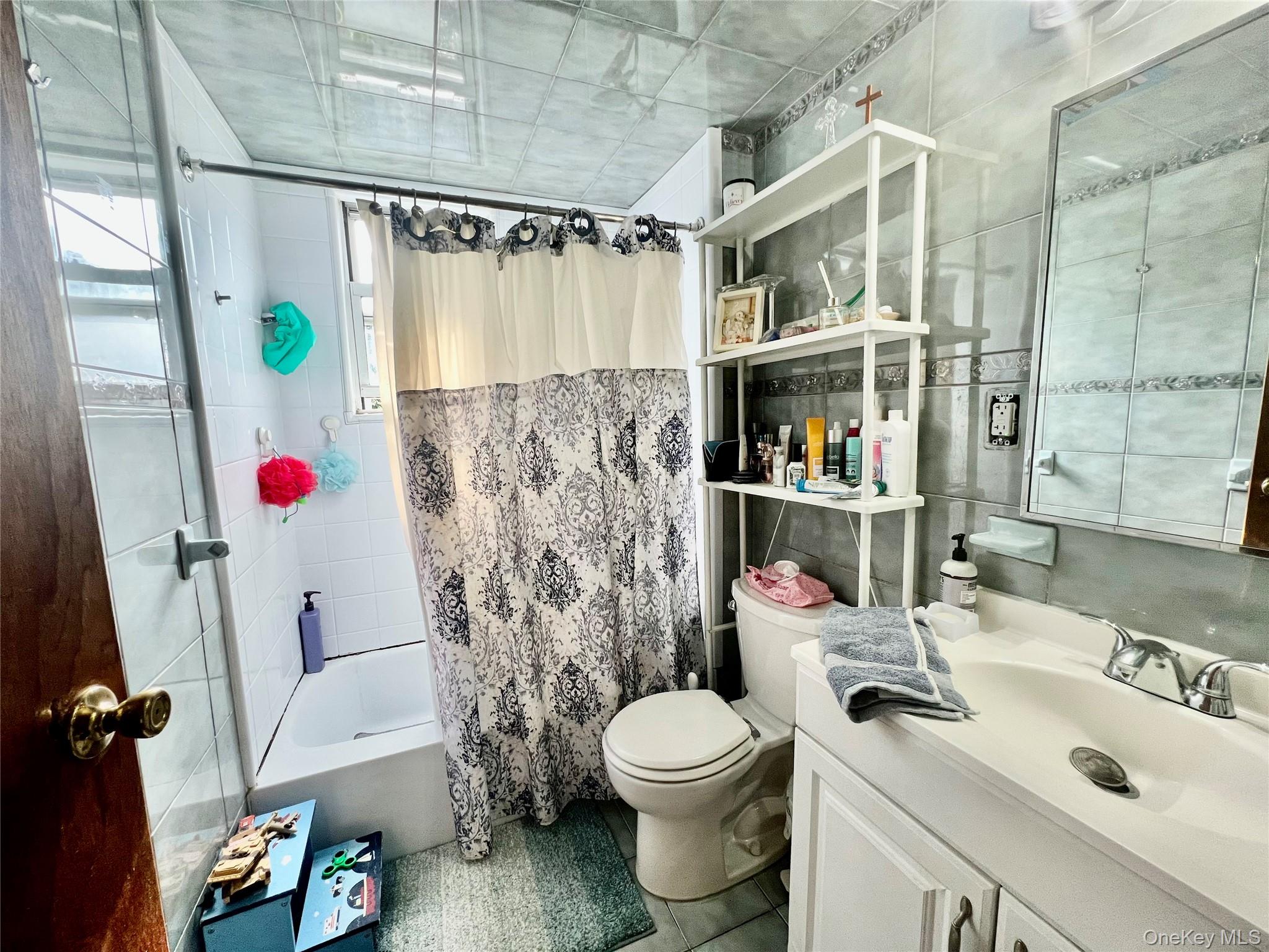 22-26 74 Street Property Photo 13