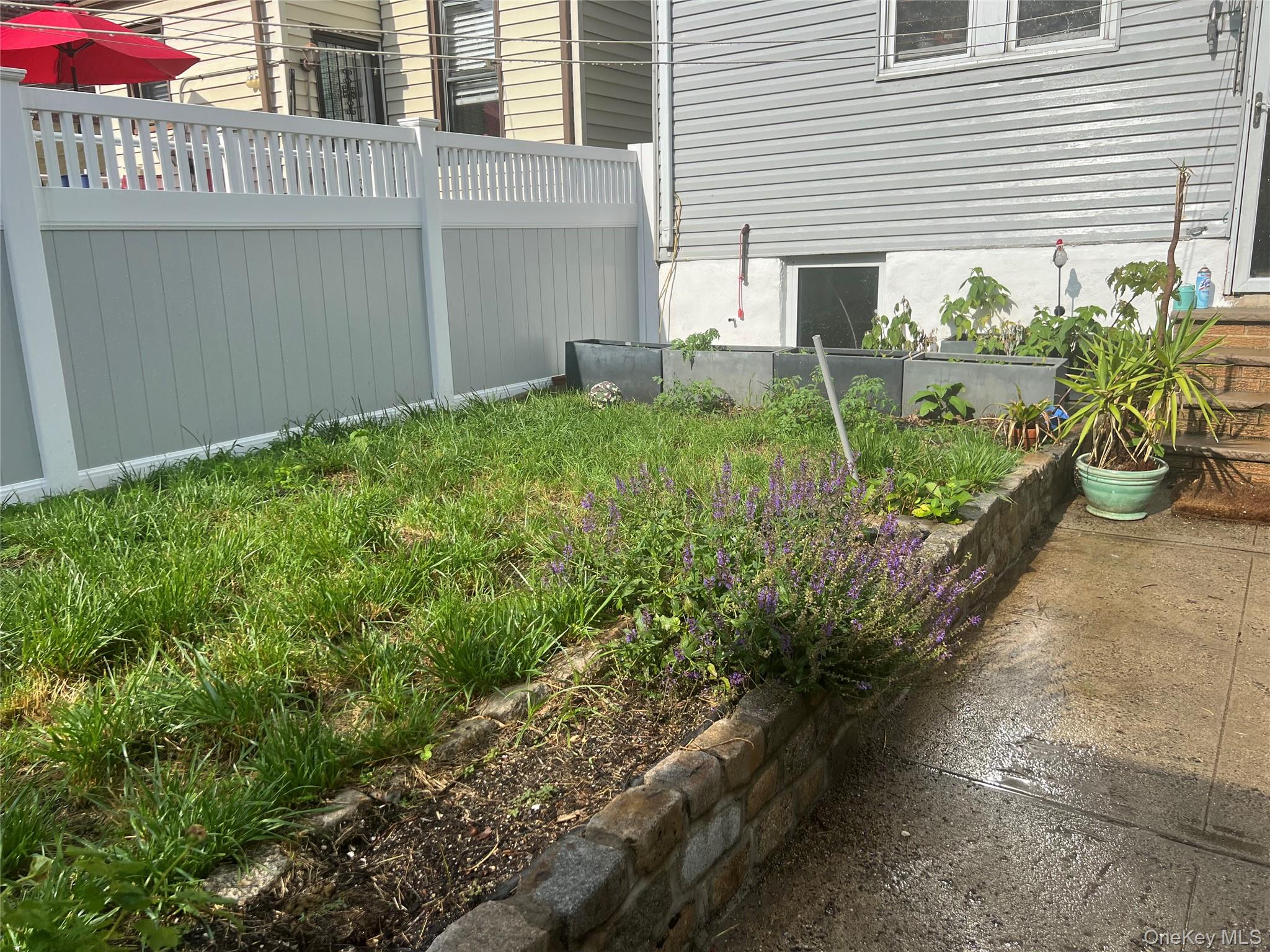22-26 74 Street Property Photo 15