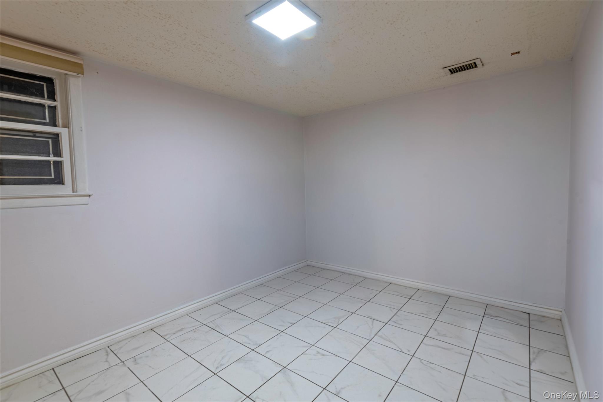 244-19 Grand Central Parkway Property Photo 24