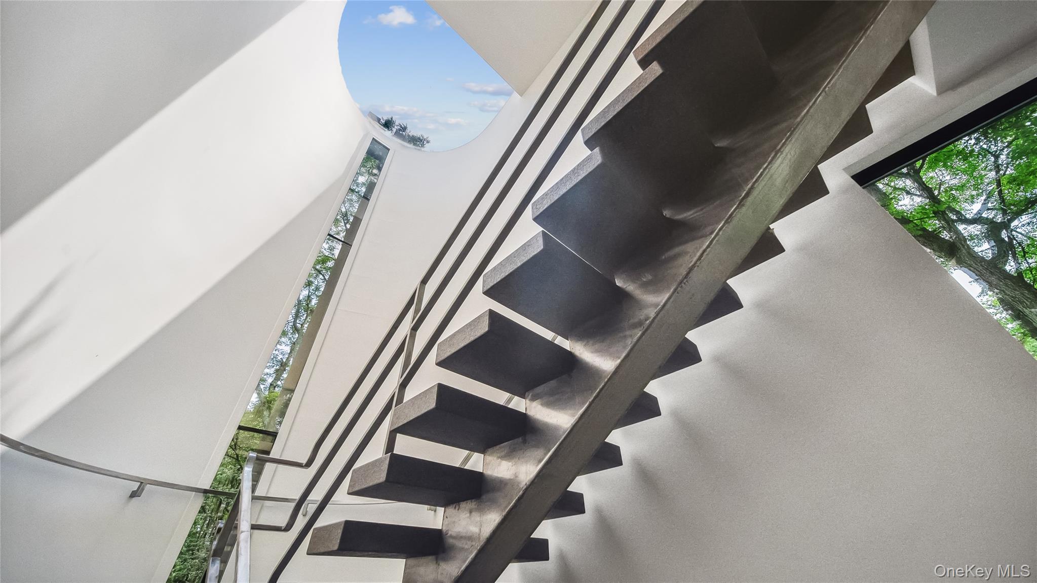 7 Folie Court Property Photo 6