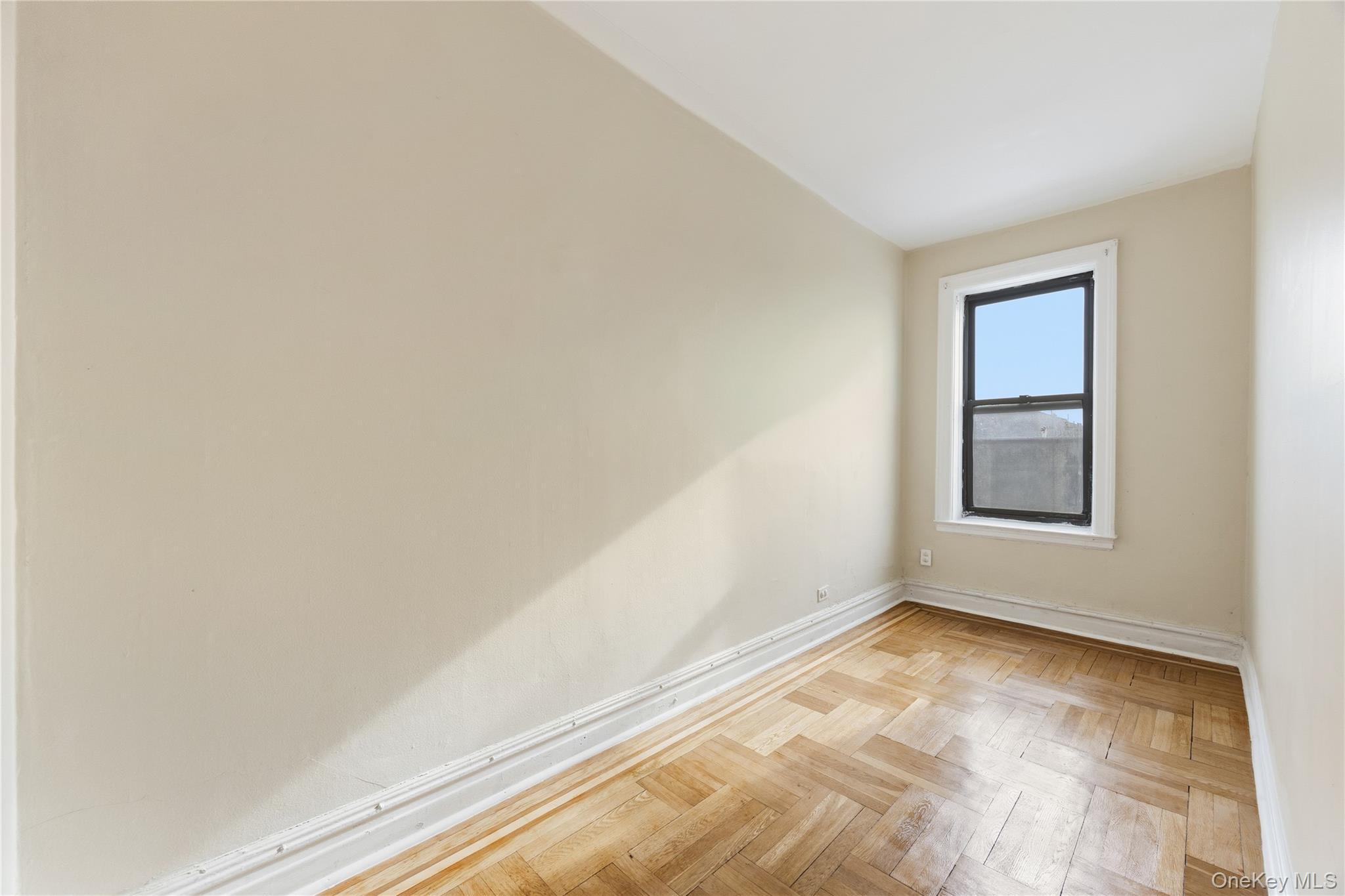 2922 Barnes Avenue 5l Property Photo 12