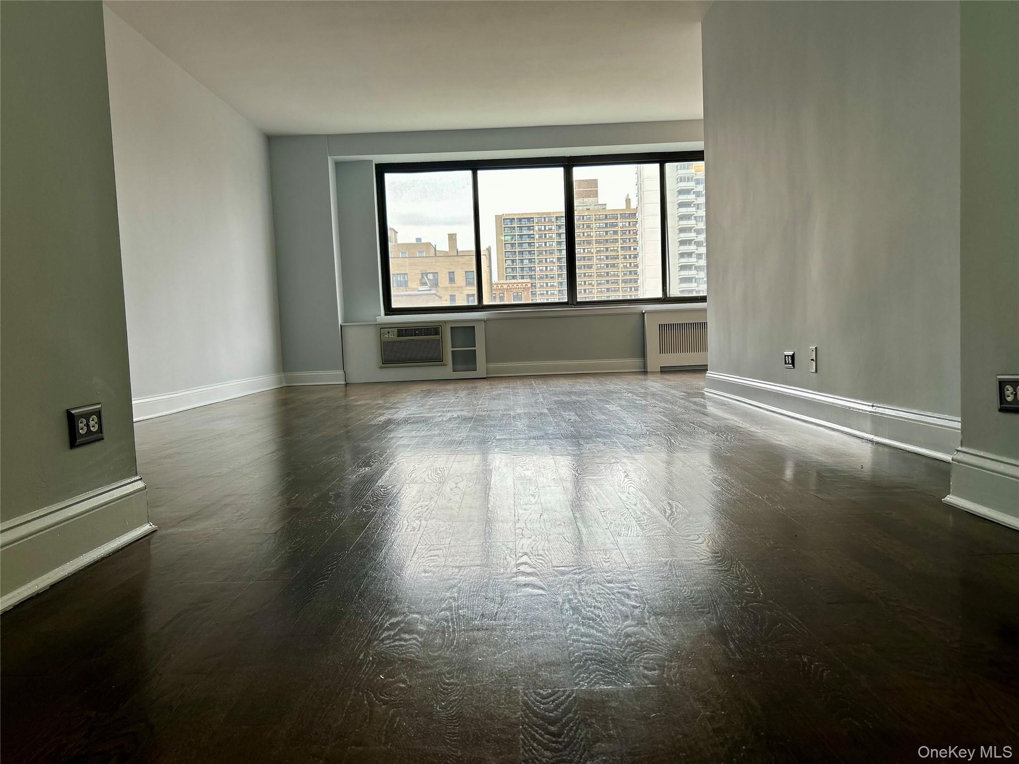 382 Central Park 16U Property Photo 1