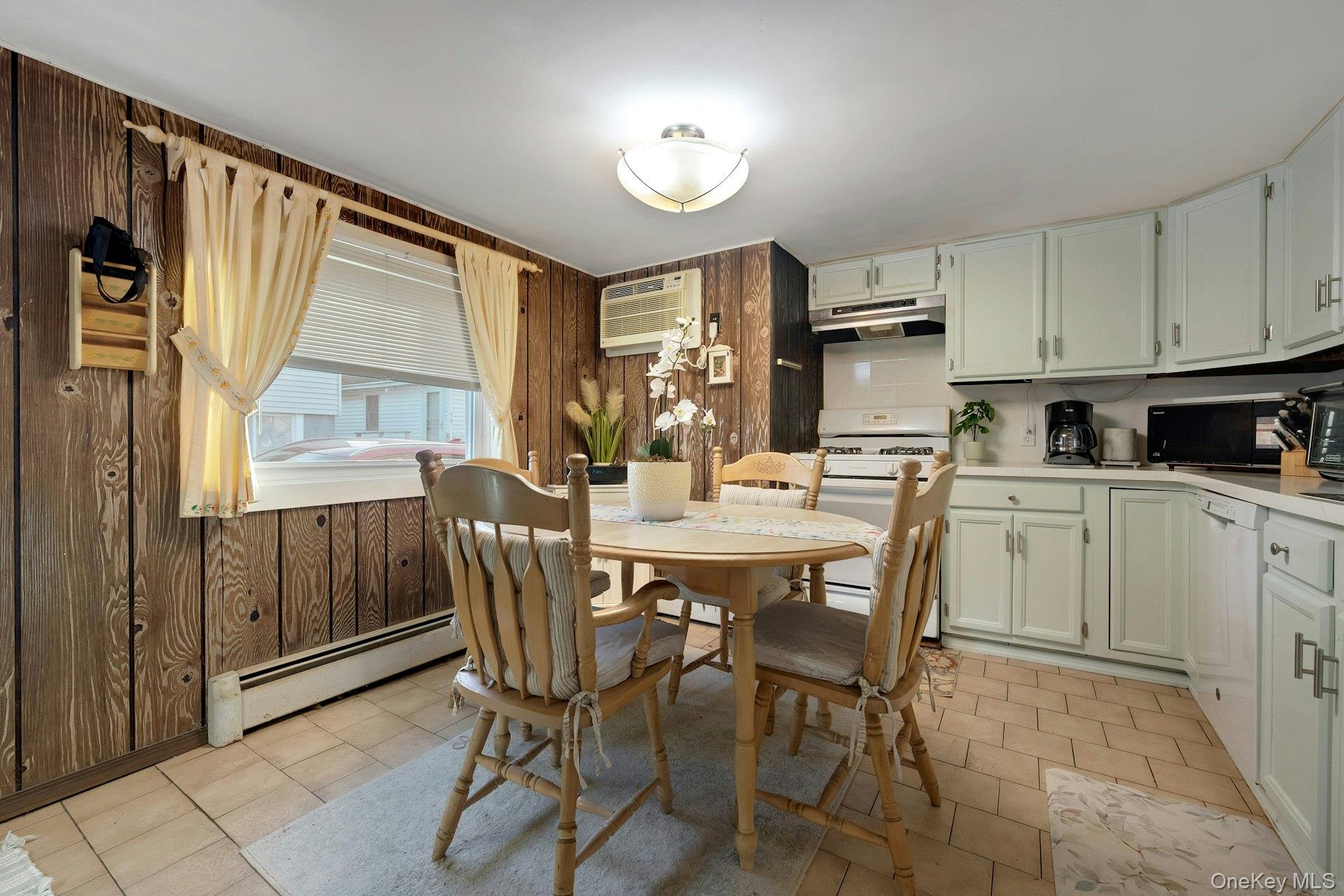 30d Edgewater Park D Property Photo 5