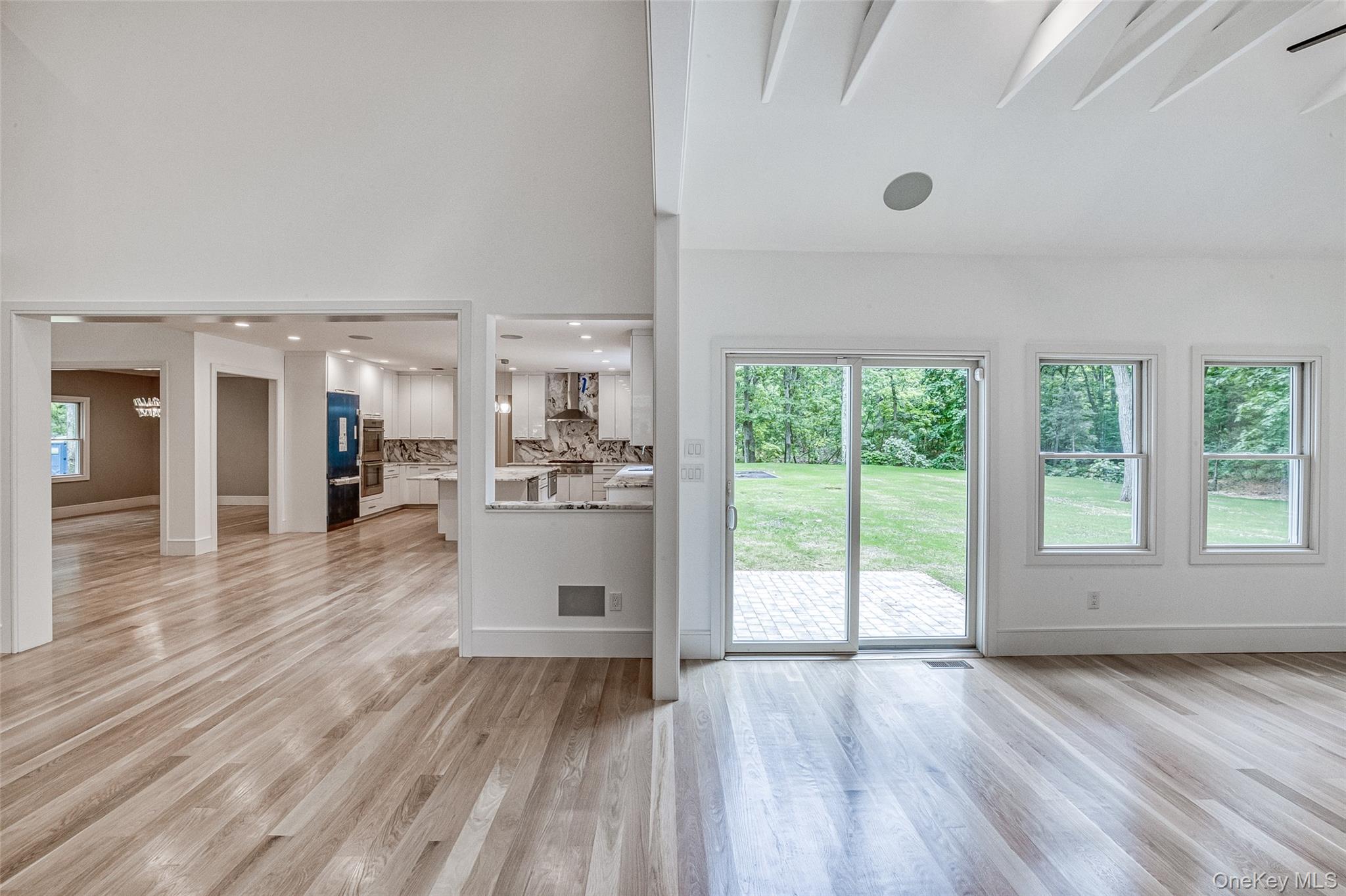 141 Old Cedar Swamp Road Property Photo 10