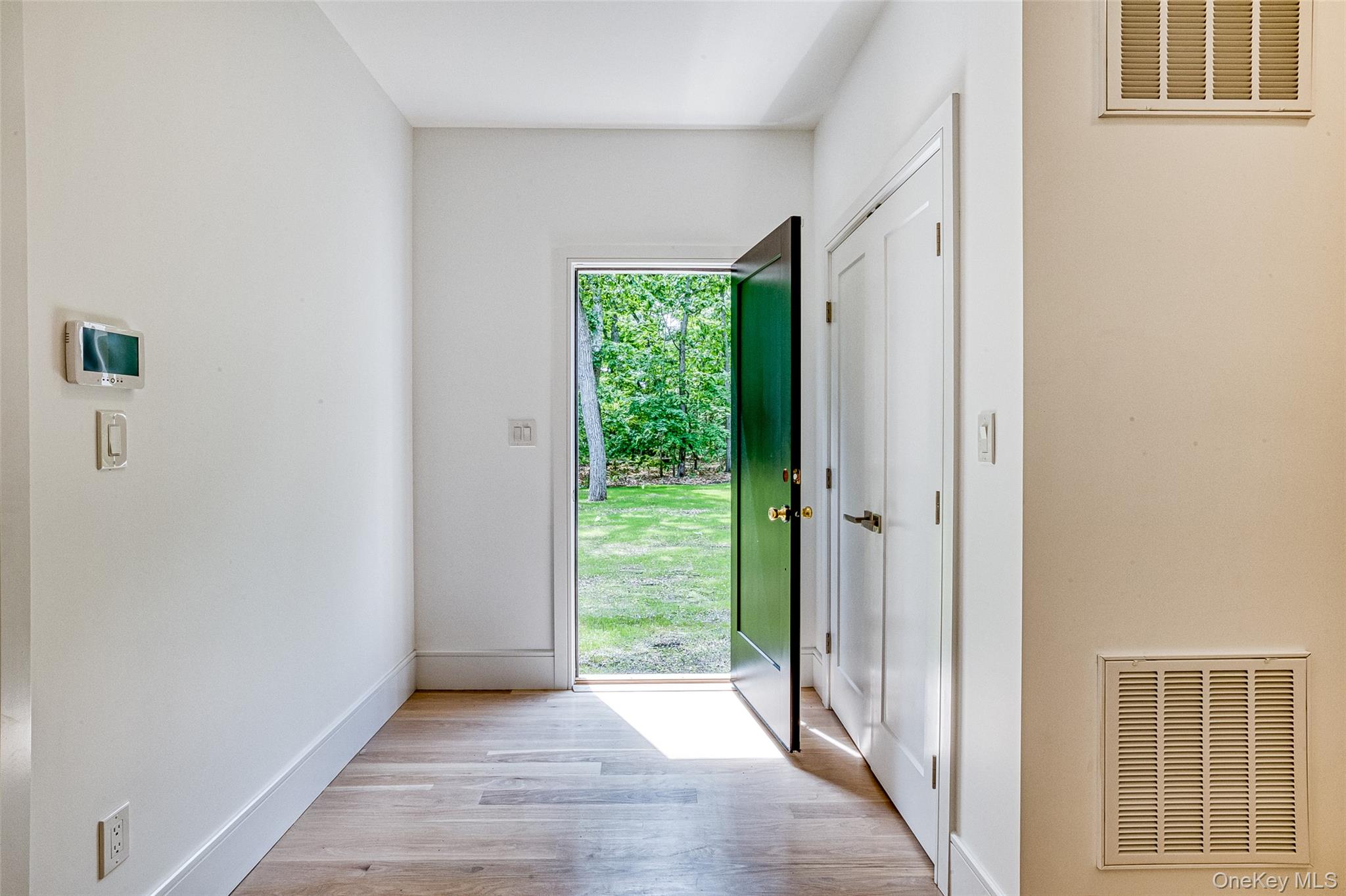 141 Old Cedar Swamp Road Property Photo 13
