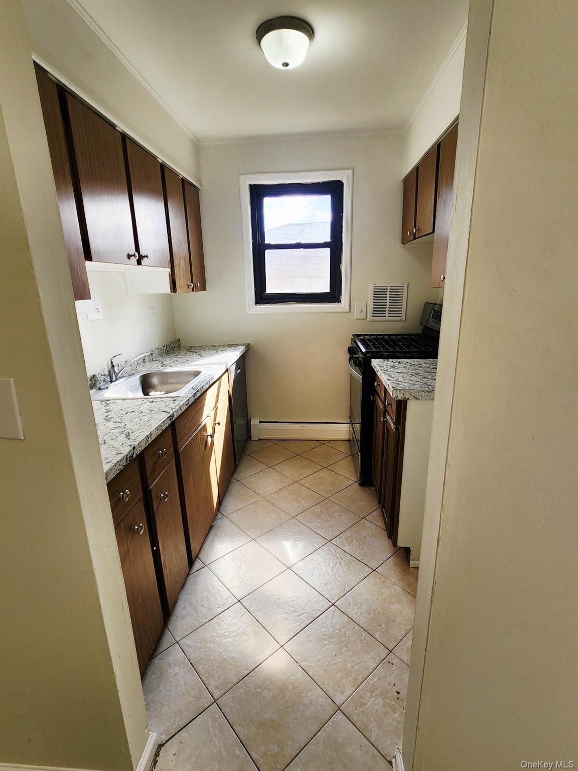 112 Union Road 3l Property Photo 8
